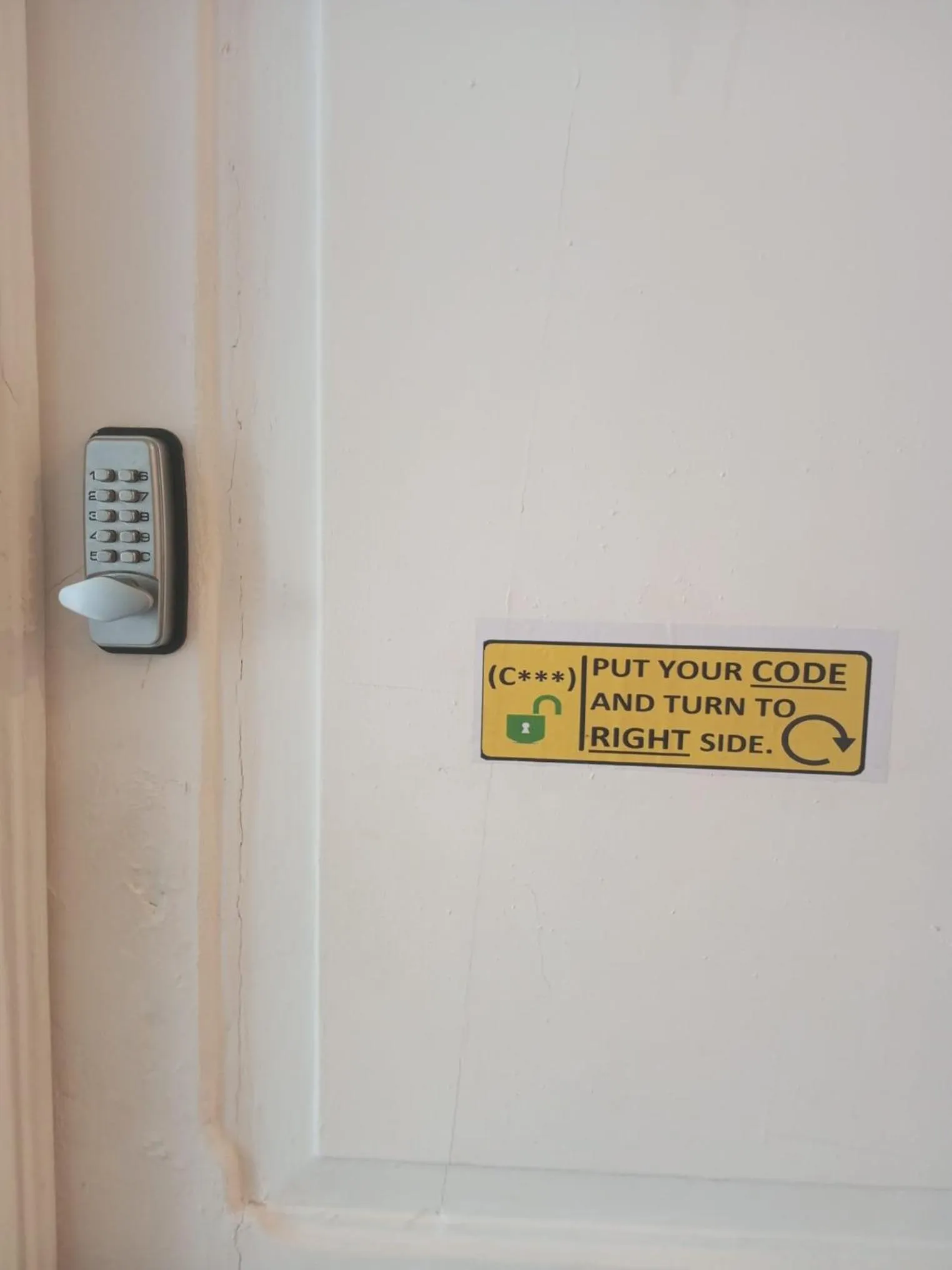 Facade/entrance in Lisbon Guesthouse