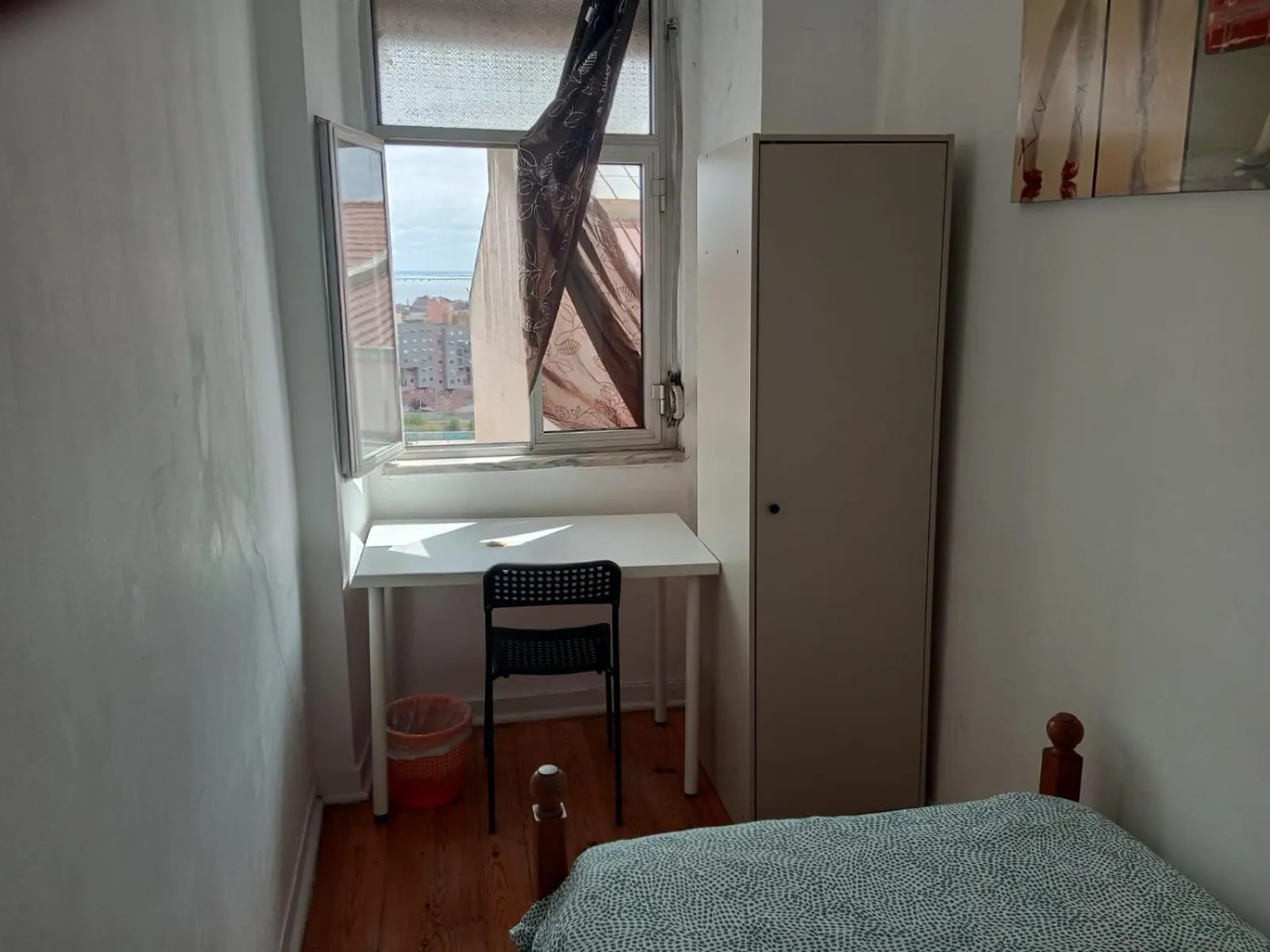 View (from property/room), Bed in Lisbon Guesthouse