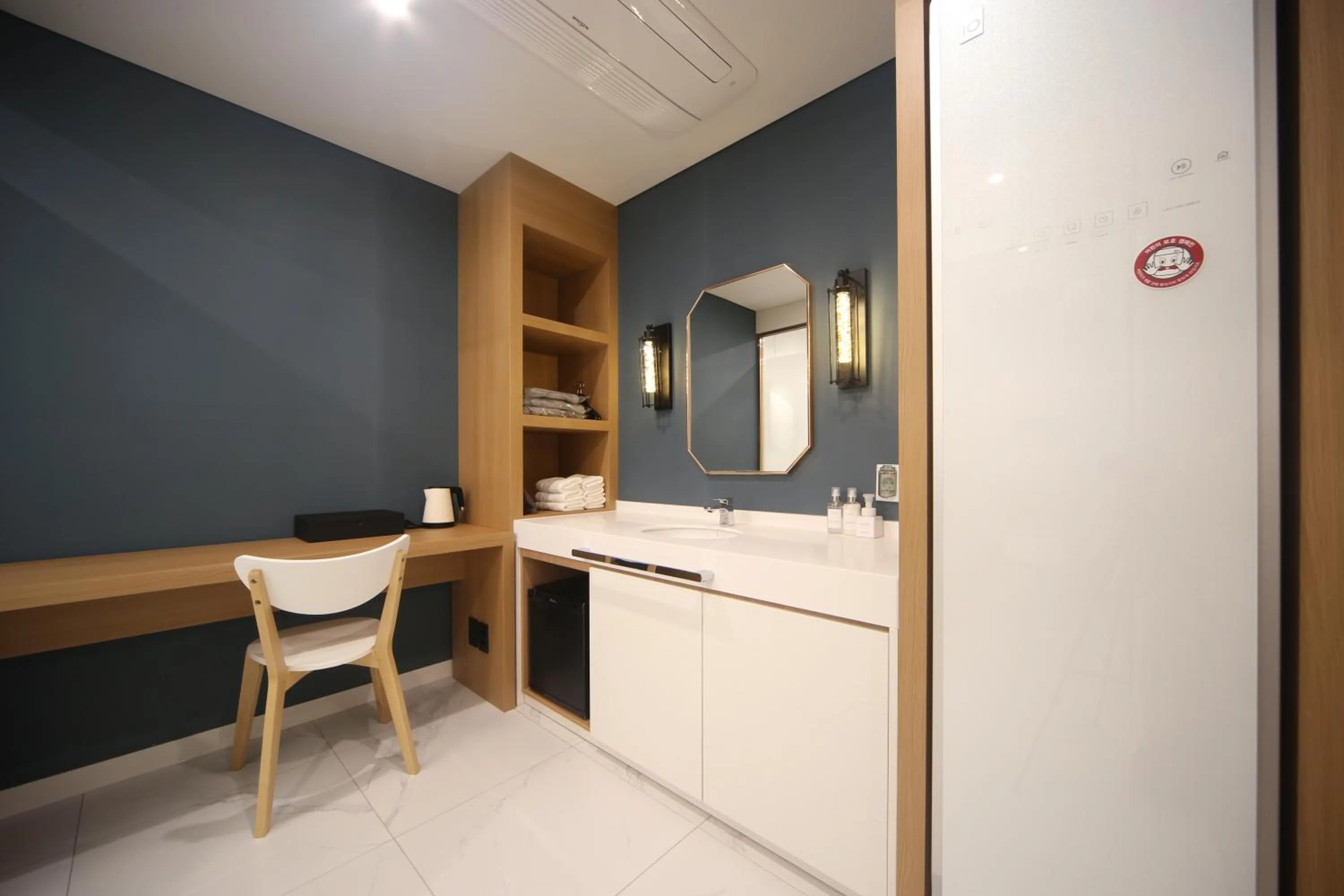 Coffee/tea facilities in Hotel OU