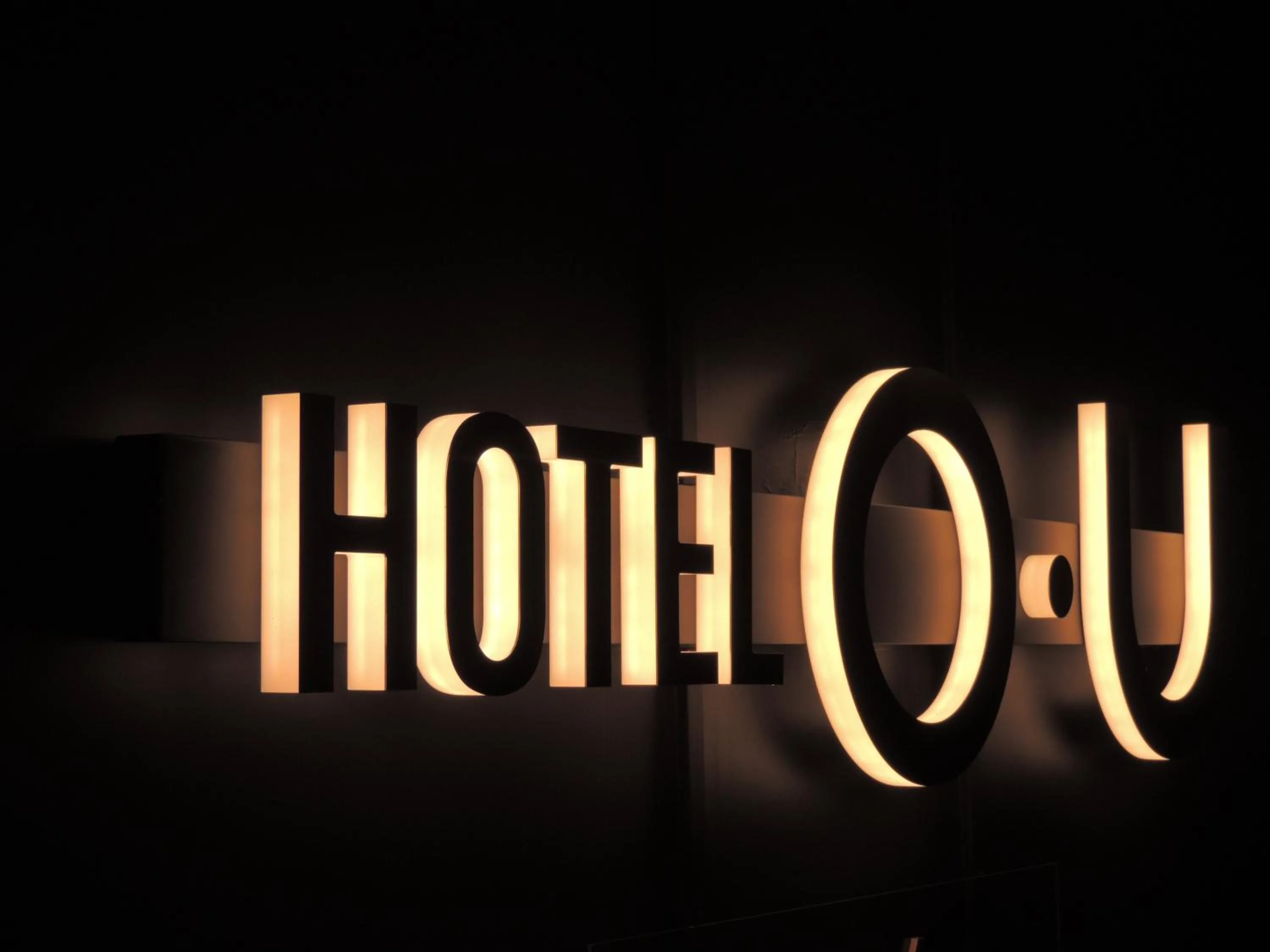 Logo/Certificate/Sign in Hotel OU