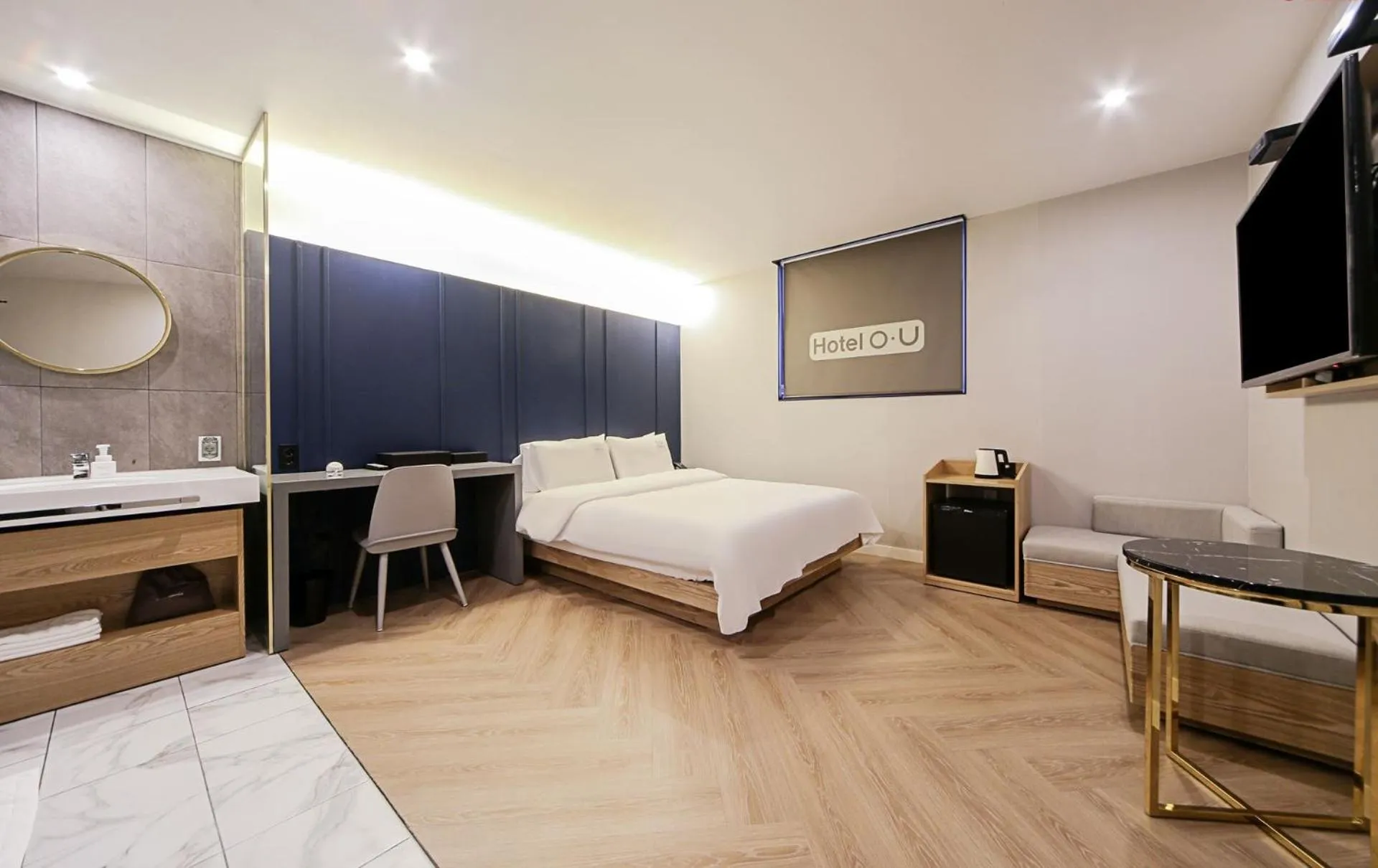 Bedroom, Bed in Hotel OU