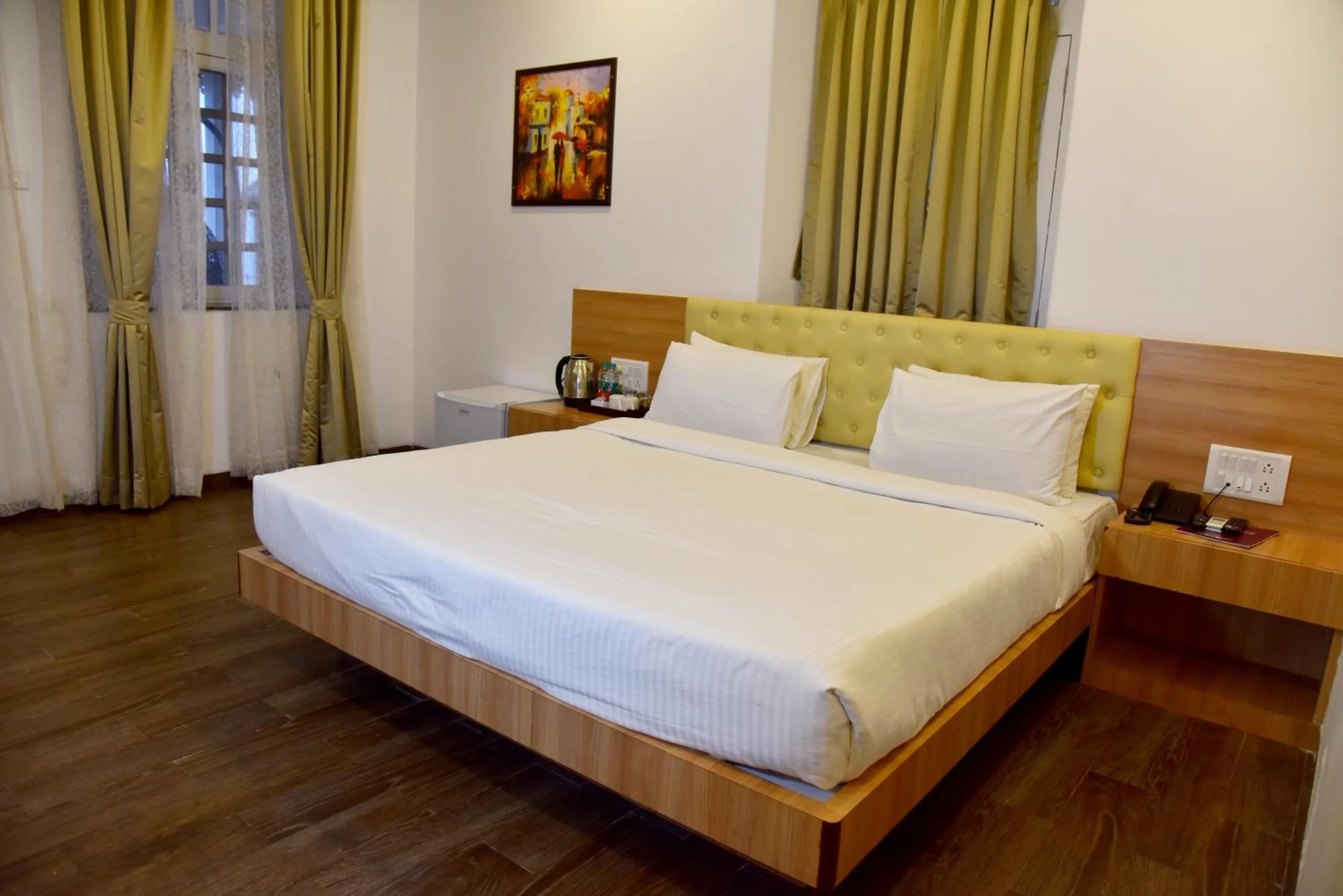 Bedroom, Bed in Regenta Place Green Leaf Mahabaleshwar