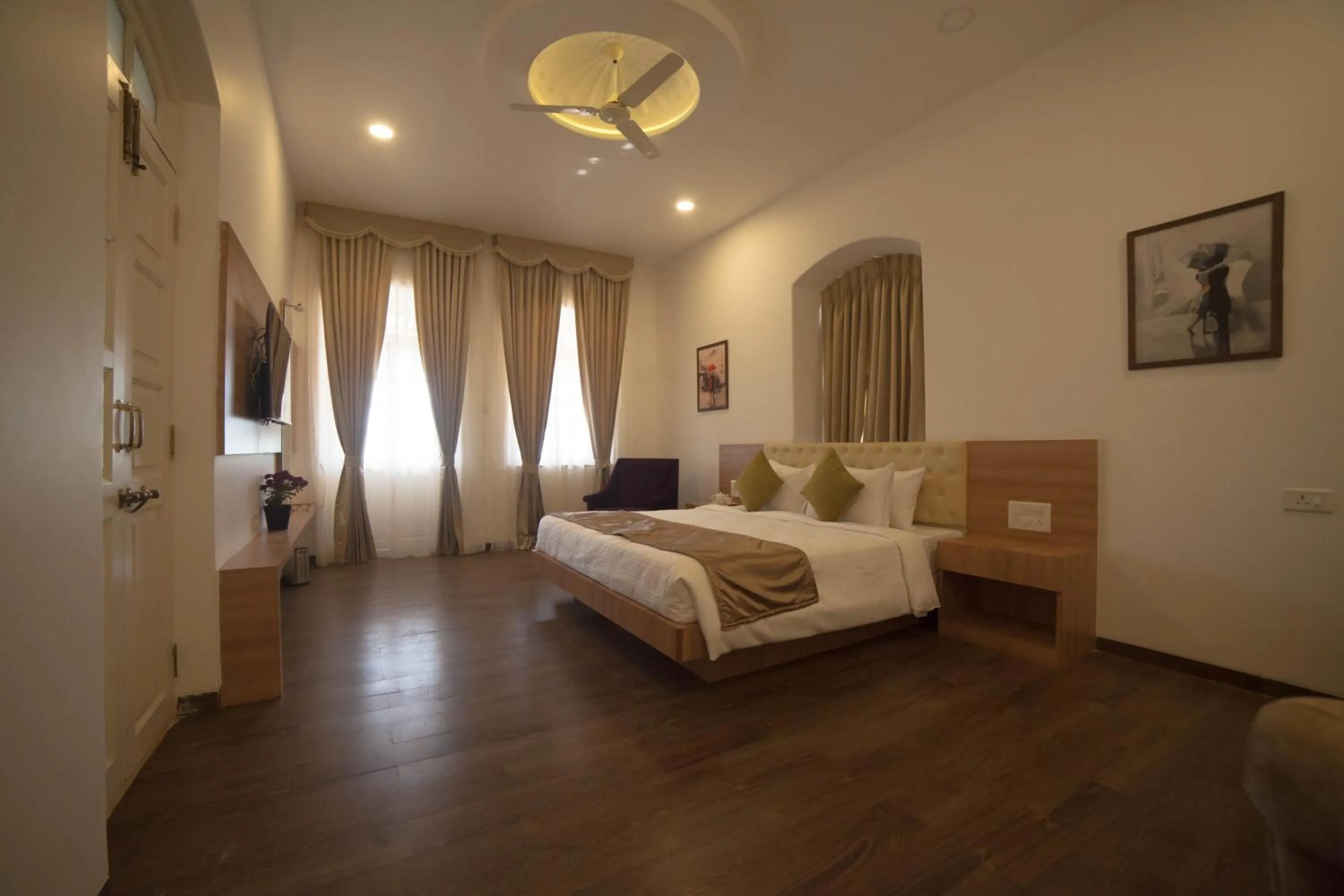 Bedroom, Bed in Regenta Place Green Leaf Mahabaleshwar