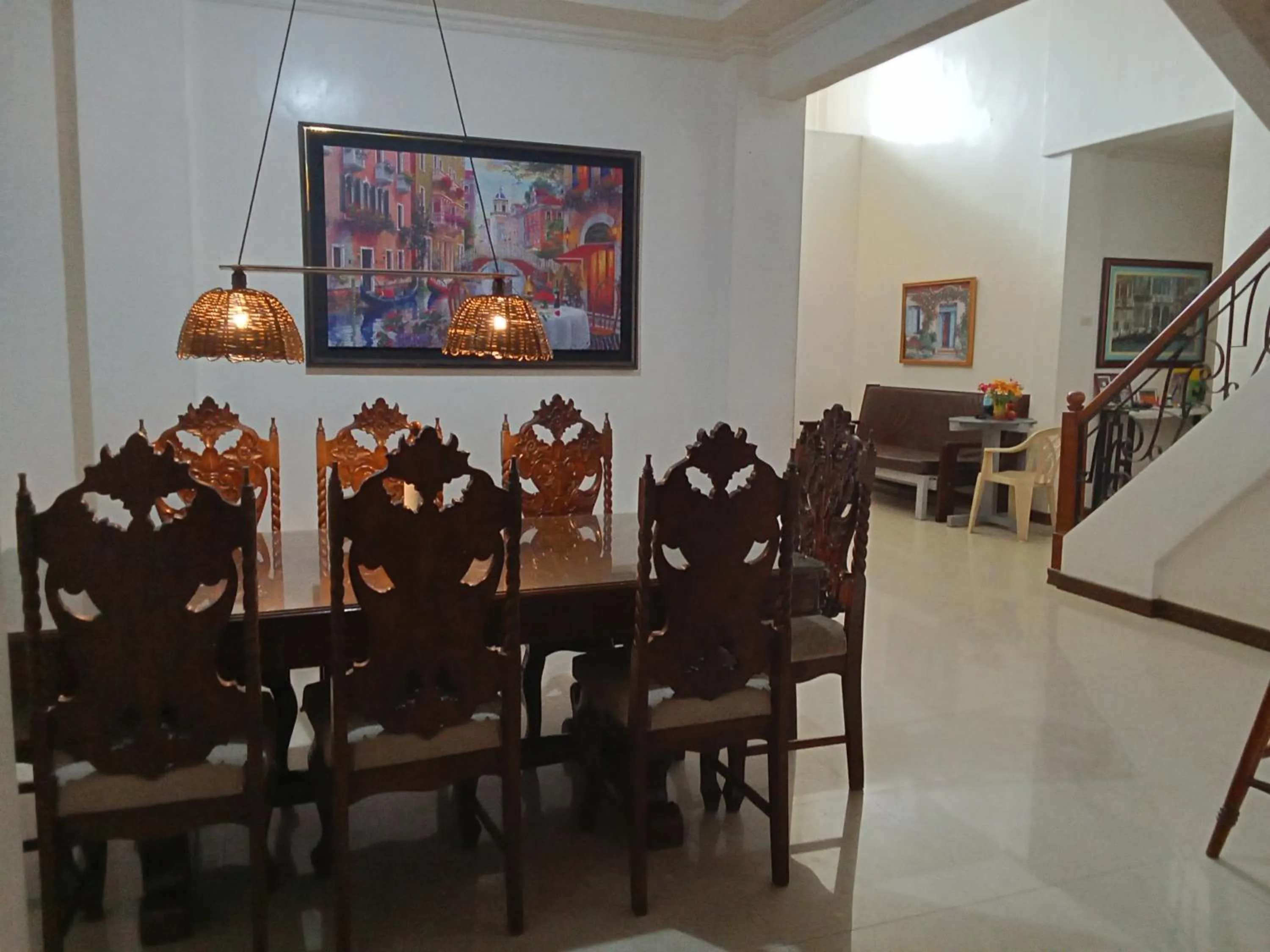 Dining area in Leizel's Bed & Breakfast