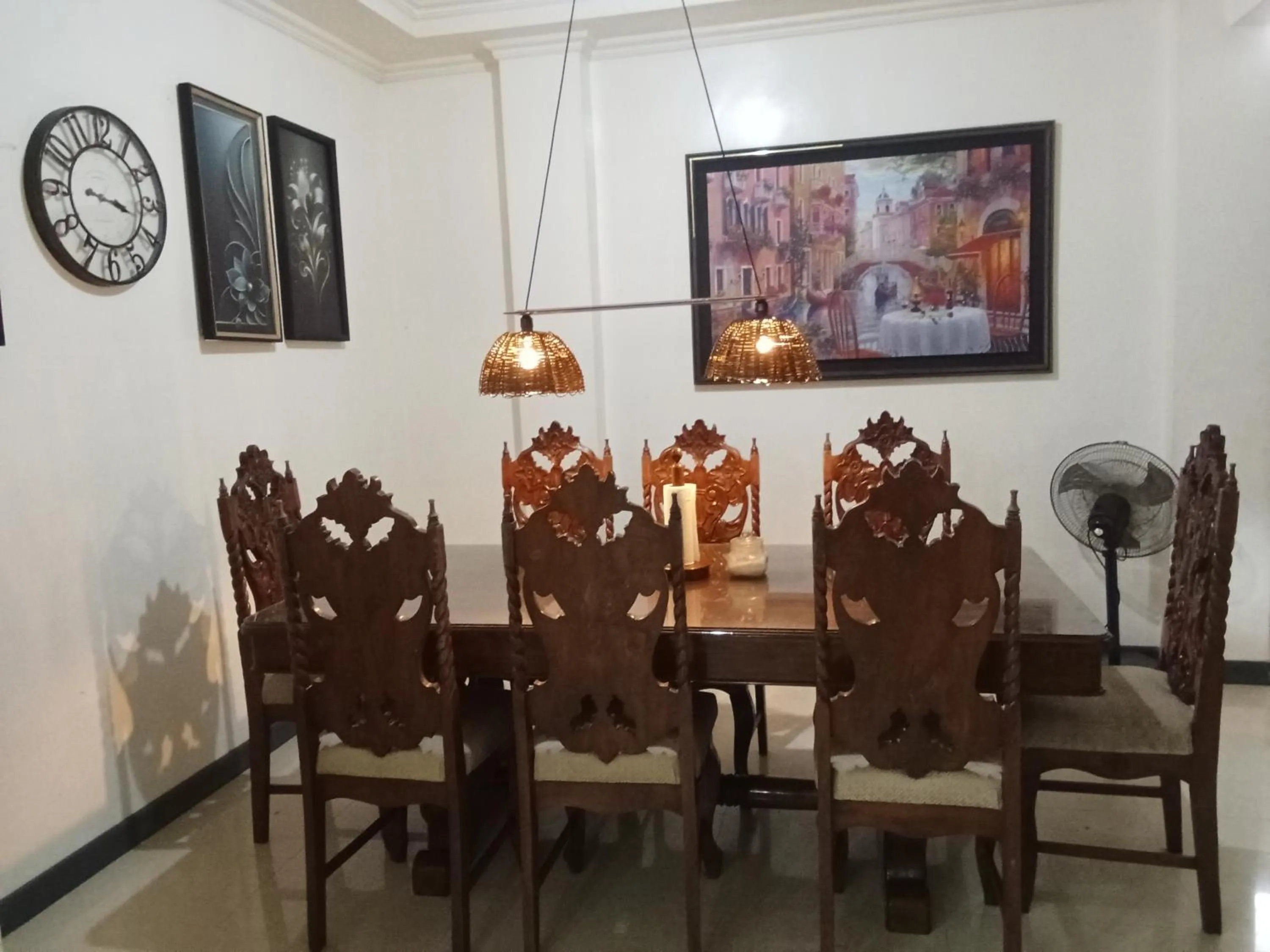 Dining area in Leizel's Bed & Breakfast