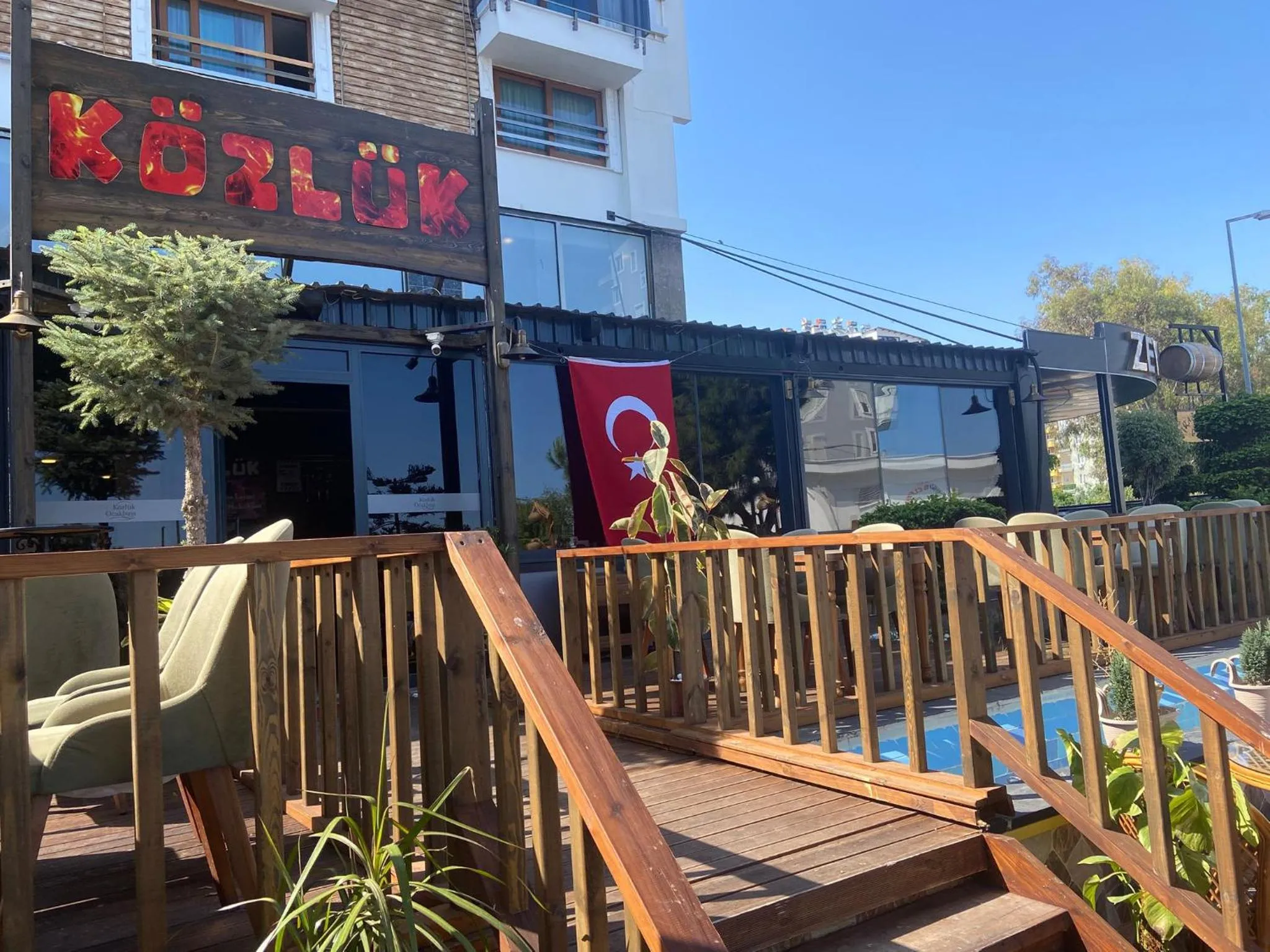 Restaurant/places to eat in Zeynel Hotel