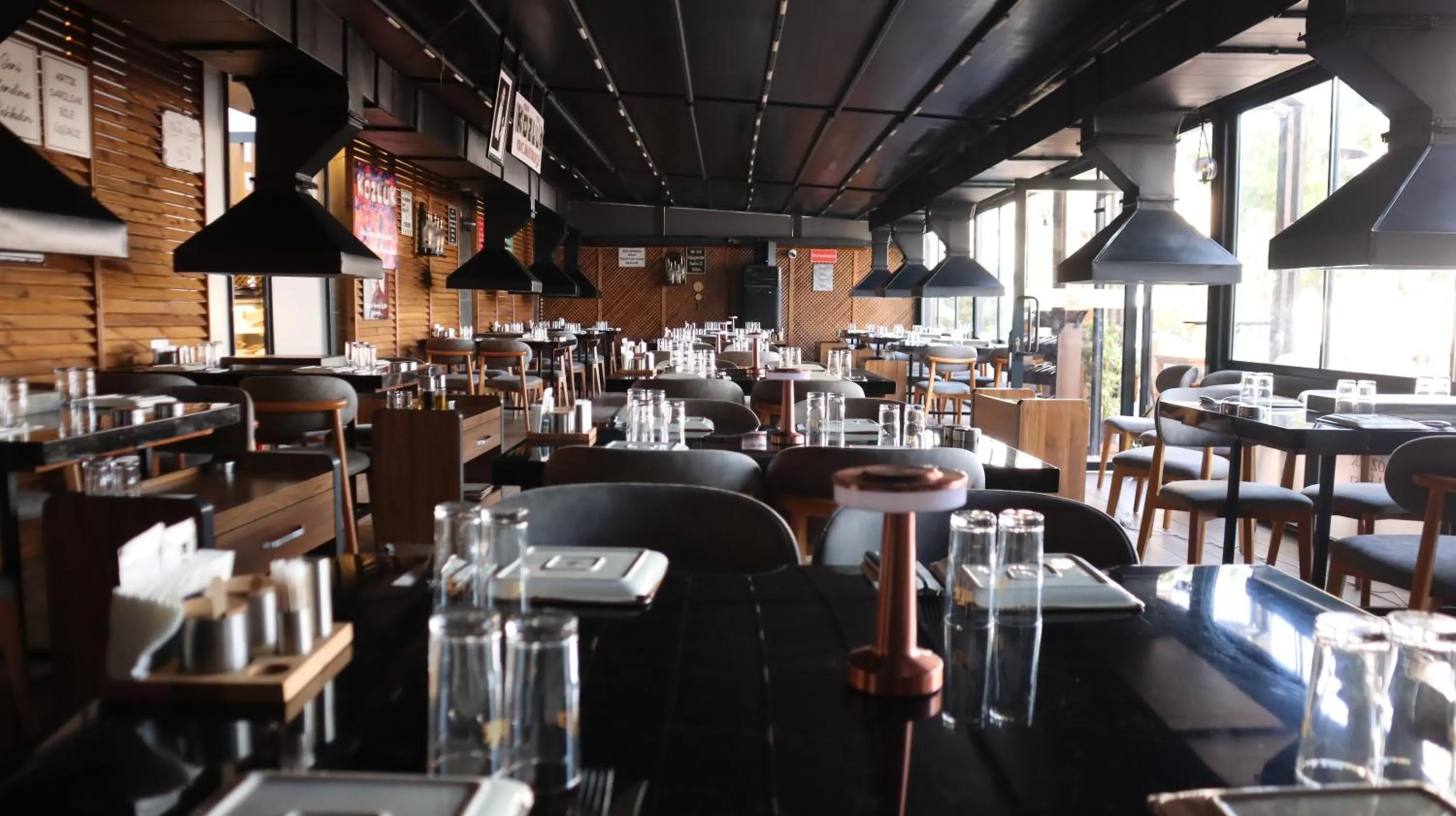 Restaurant/places to eat in Zeynel Hotel