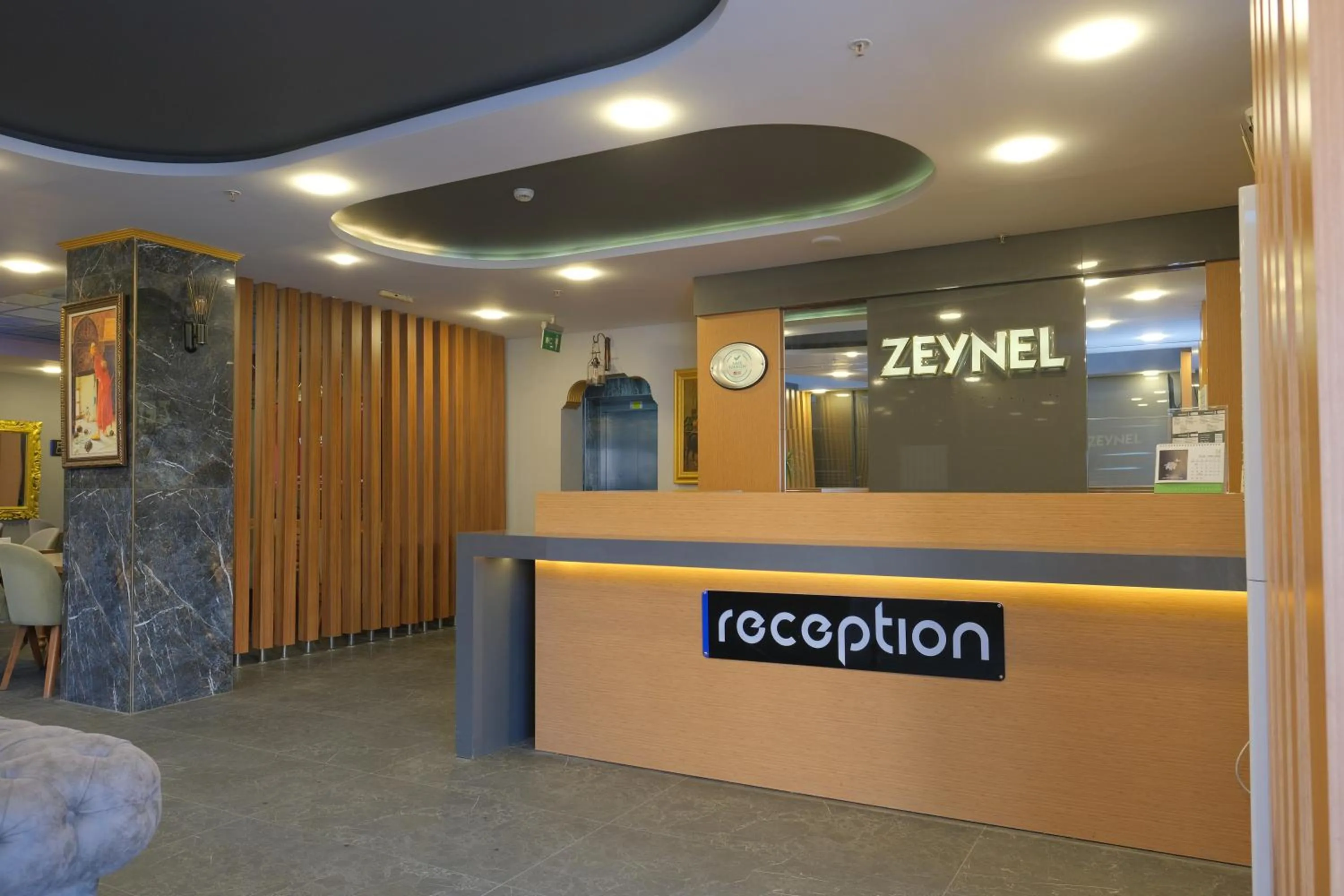 Lobby or reception in Zeynel Hotel