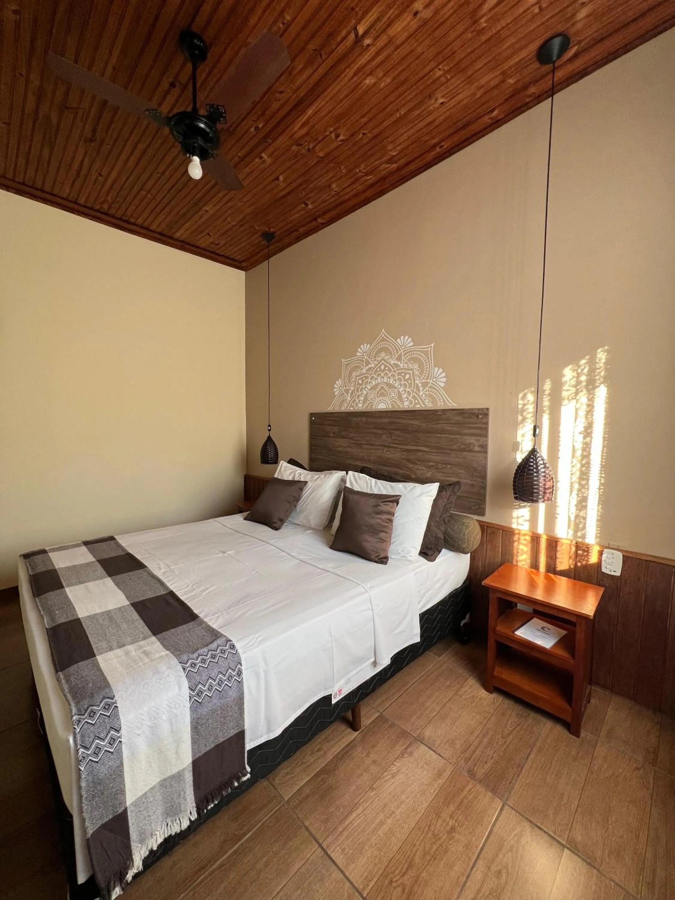 Swimming pool, Bed in Pousada Lua Luana