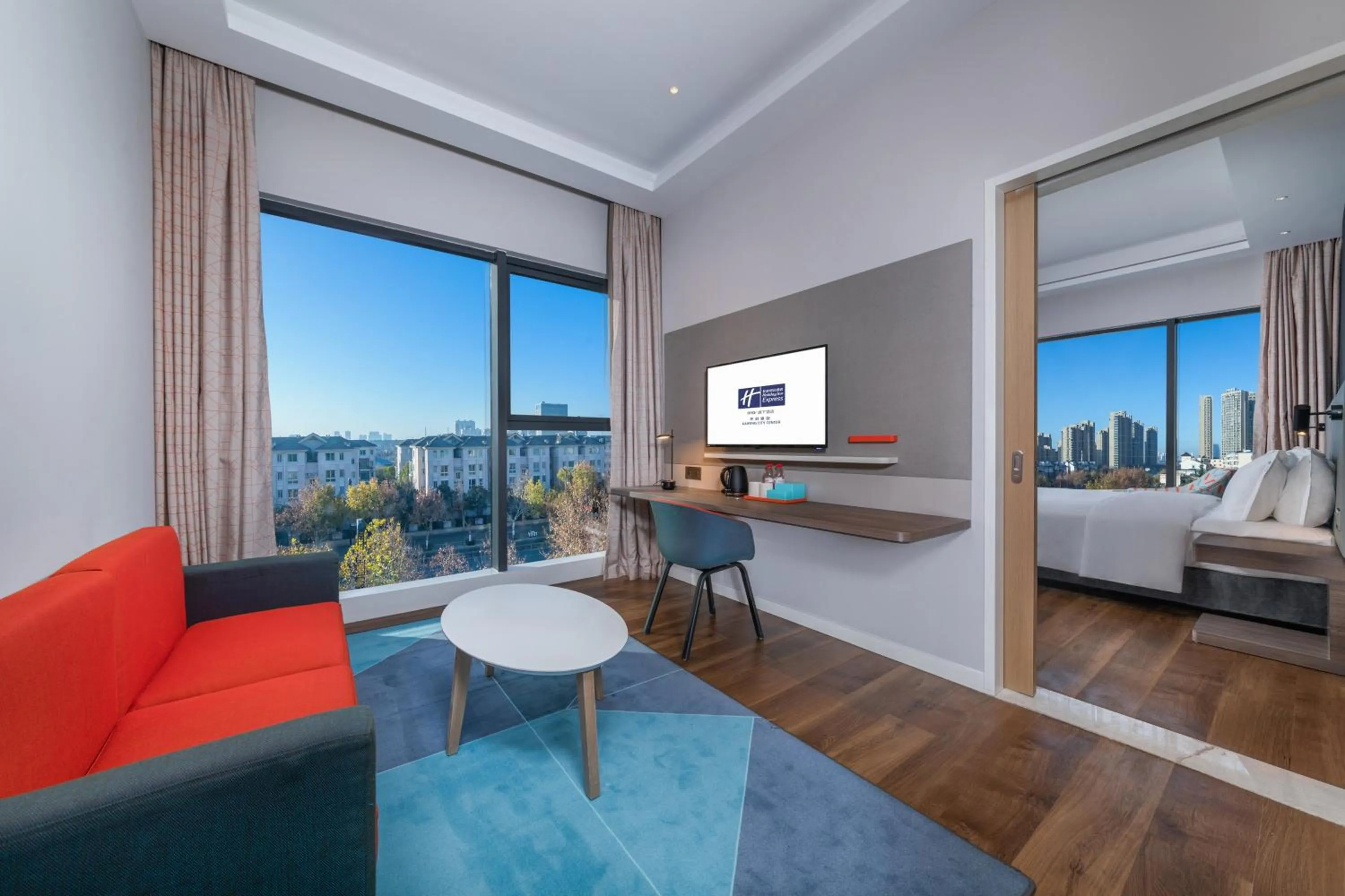 Photo of the whole room in Holiday Inn Express Kaifeng City Center by IHG