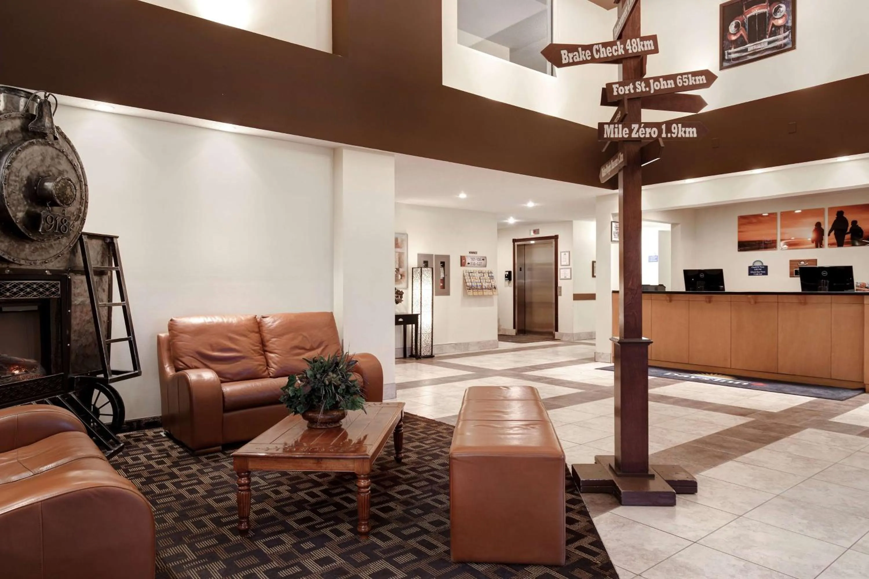 Lobby or reception in Days Inn by Wyndham Dawson Creek