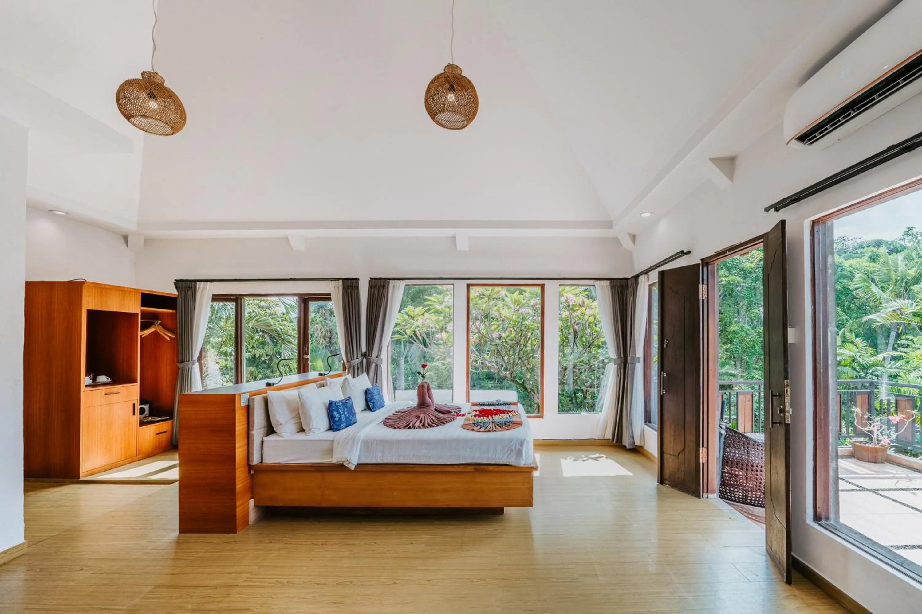 View (from property/room), Bed in Dewangga Ubud