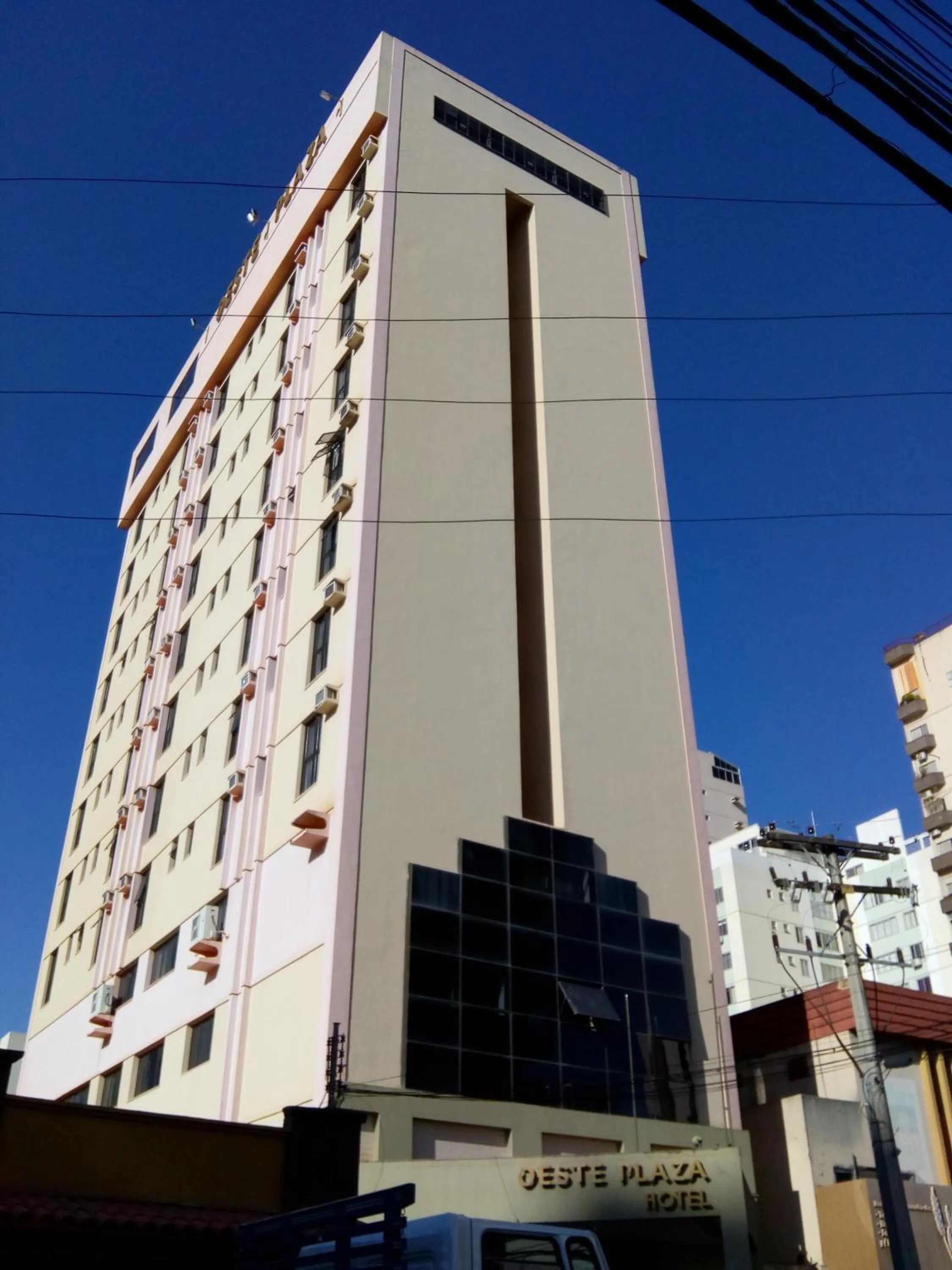 Oft Plaza Oeste Hotel