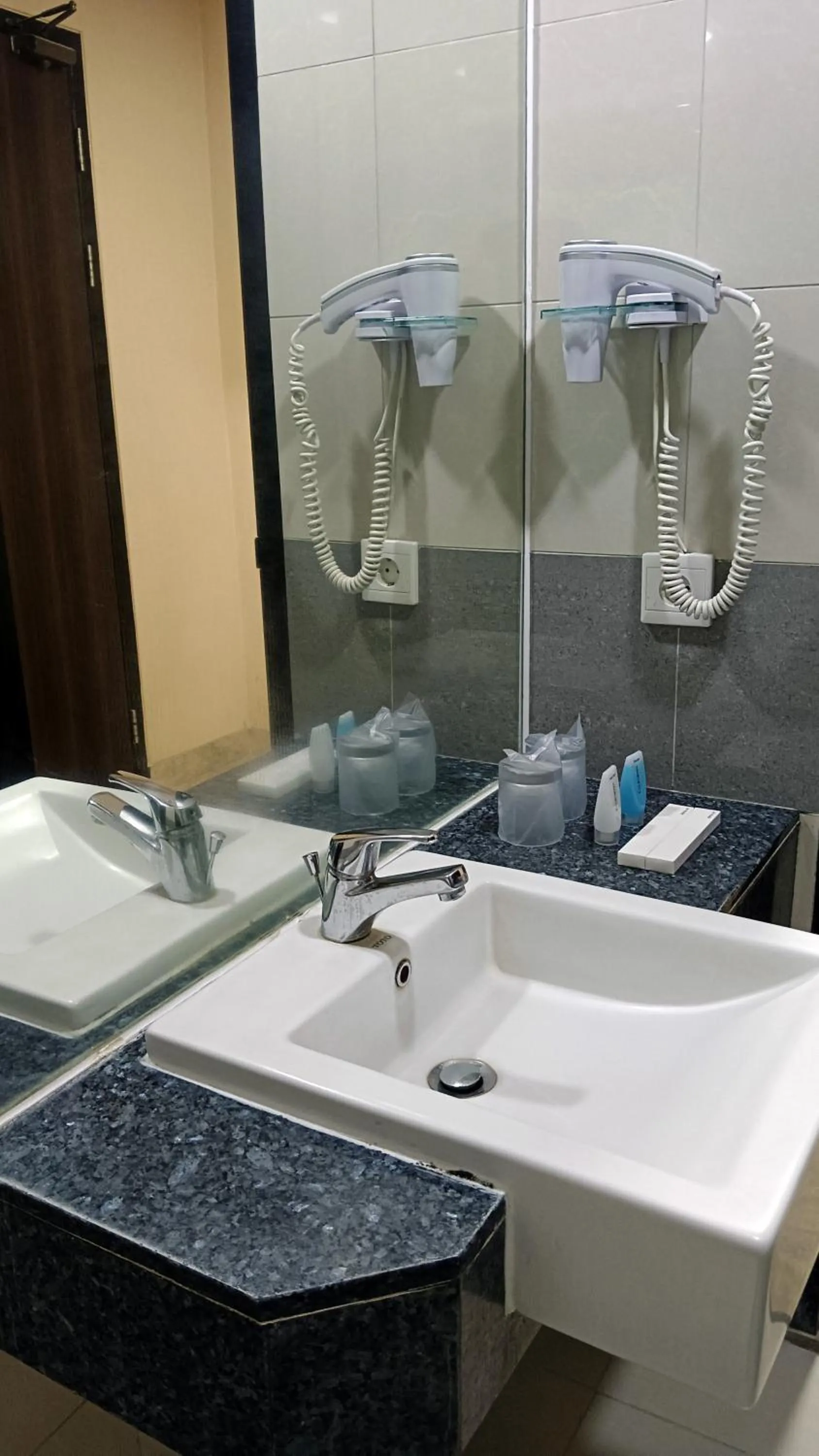 Hotel California Bandung