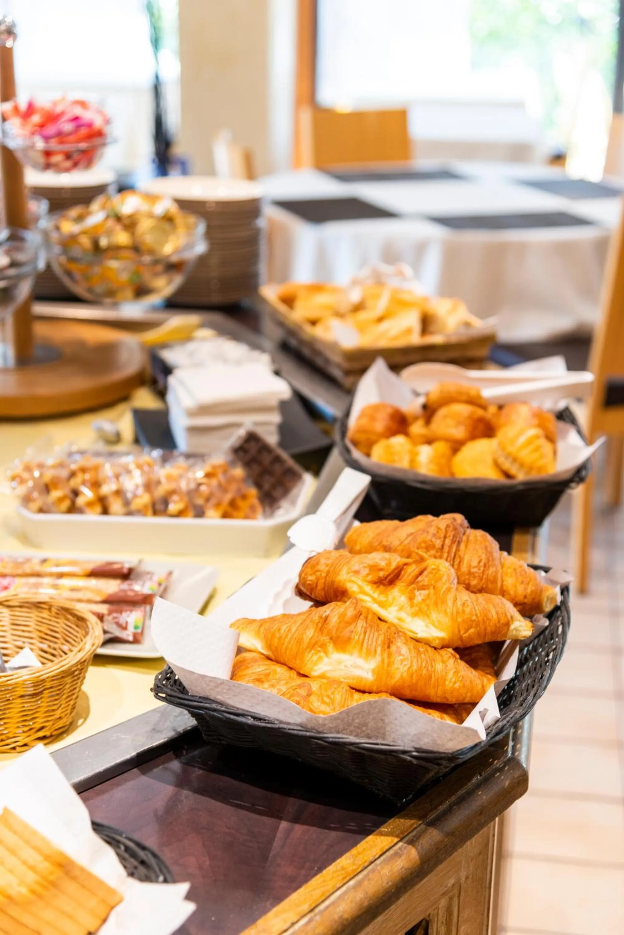 Breakfast in Hotel Bagatelle Paris Nord Roissy - ex Inter-Hotel