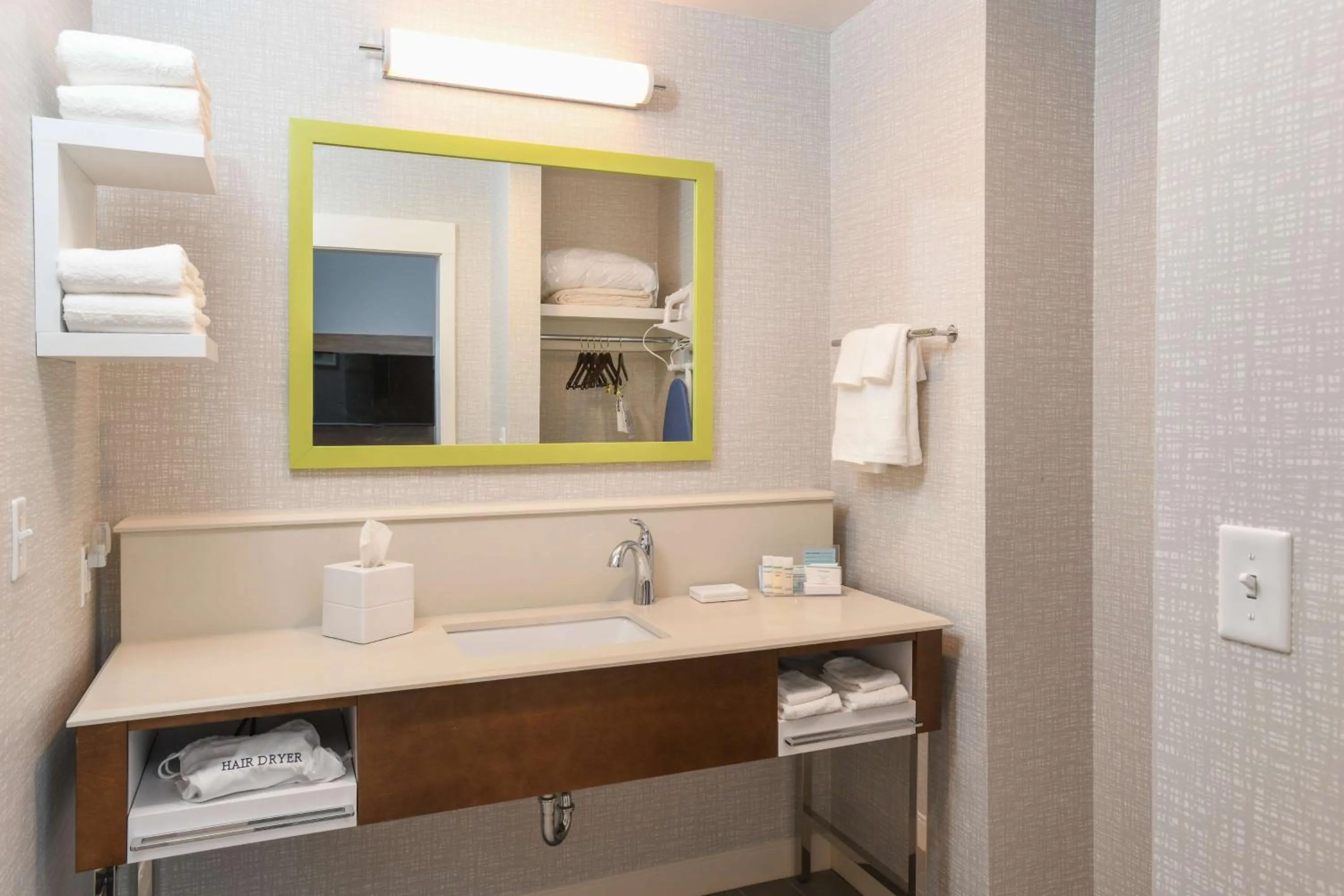 Bathroom in Hampton Inn & Suites Cincinnati Liberty Township