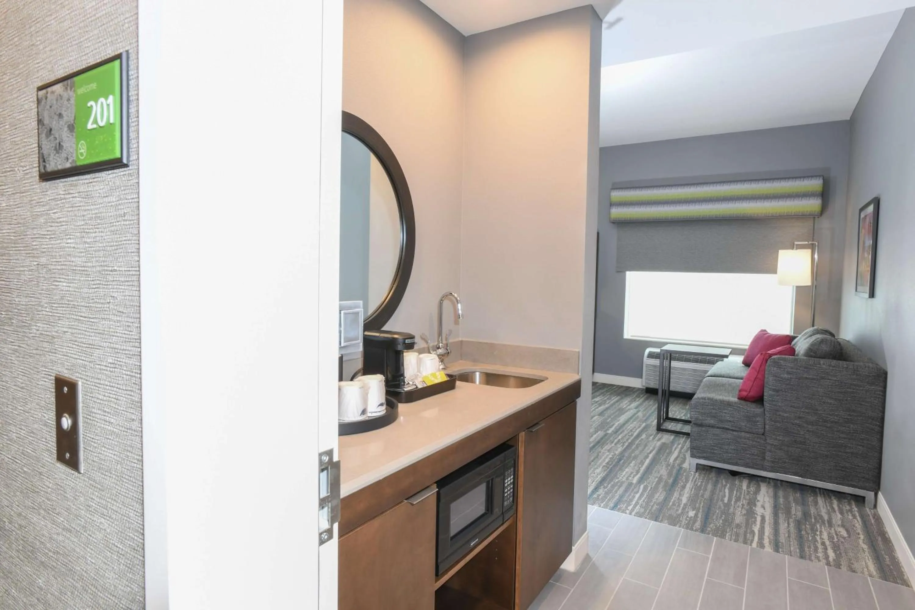 Living room in Hampton Inn & Suites Cincinnati Liberty Township