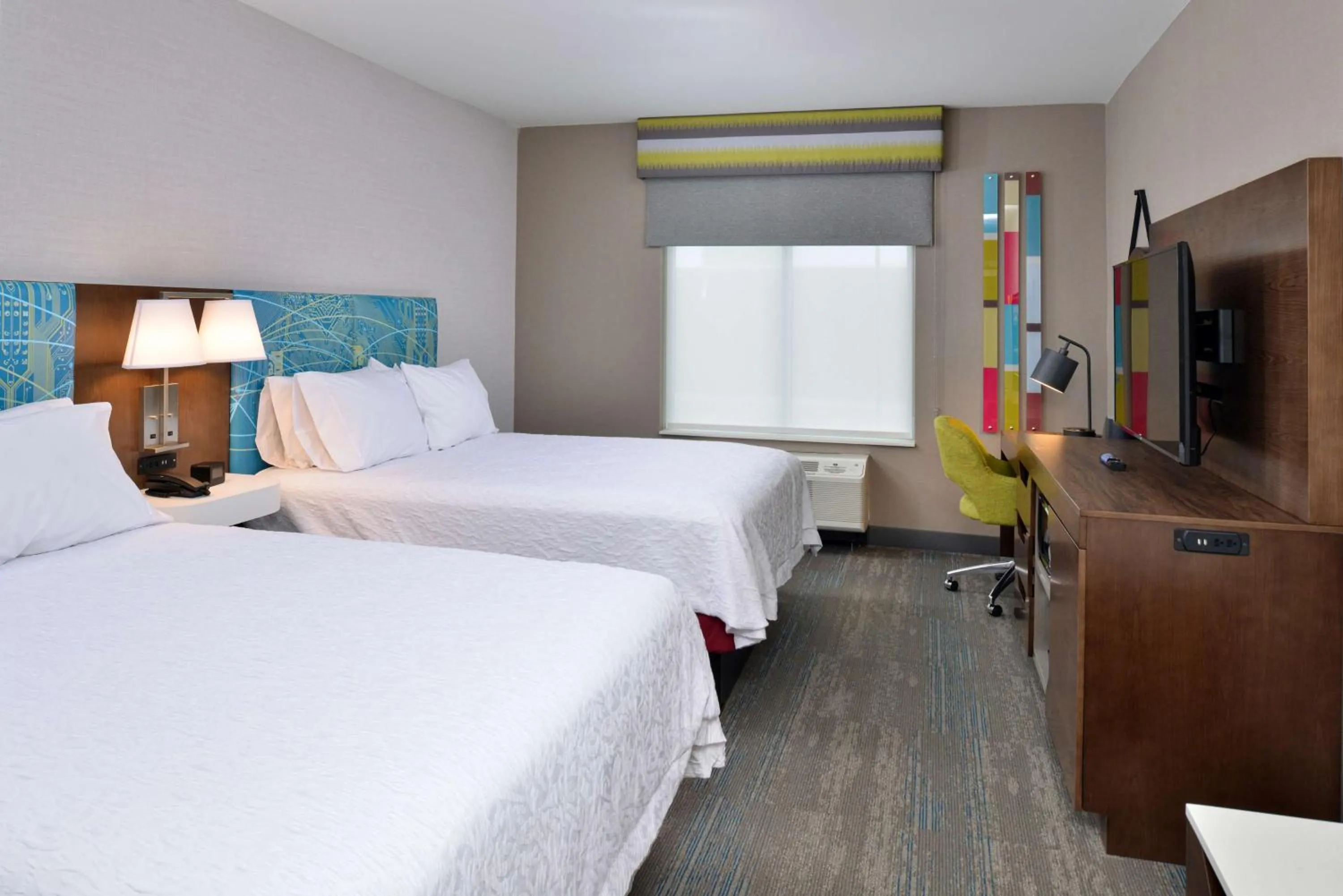 Bed in Hampton Inn & Suites Adrian, Mi