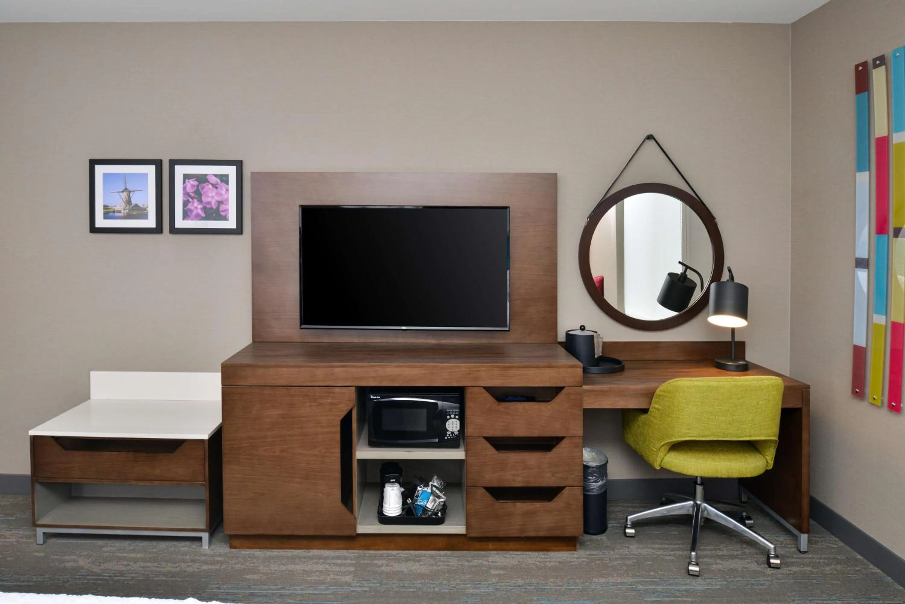 Bedroom in Hampton Inn & Suites Adrian, Mi