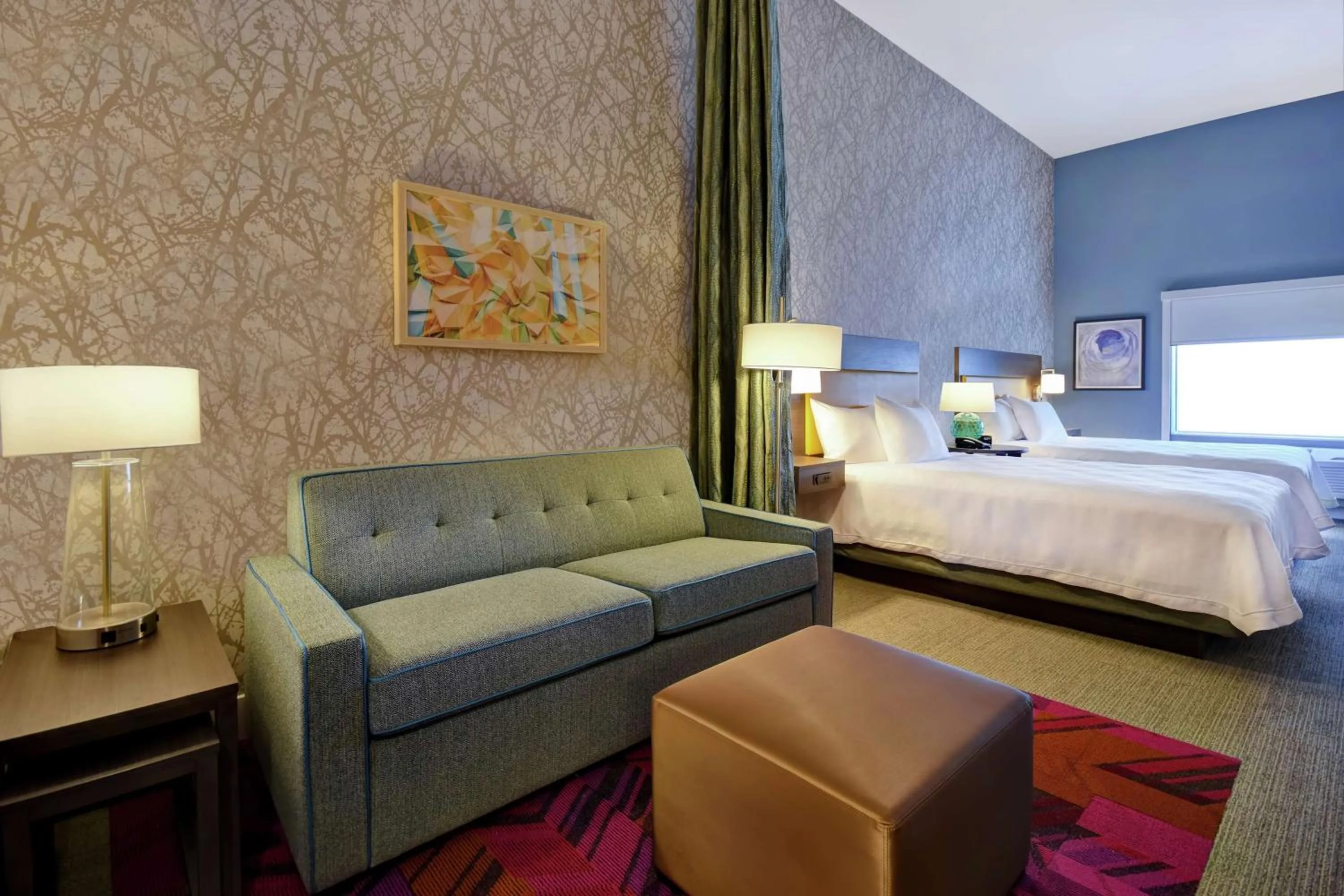 Living room, Bed in Home2 Suites by Hilton Wichita Northeast