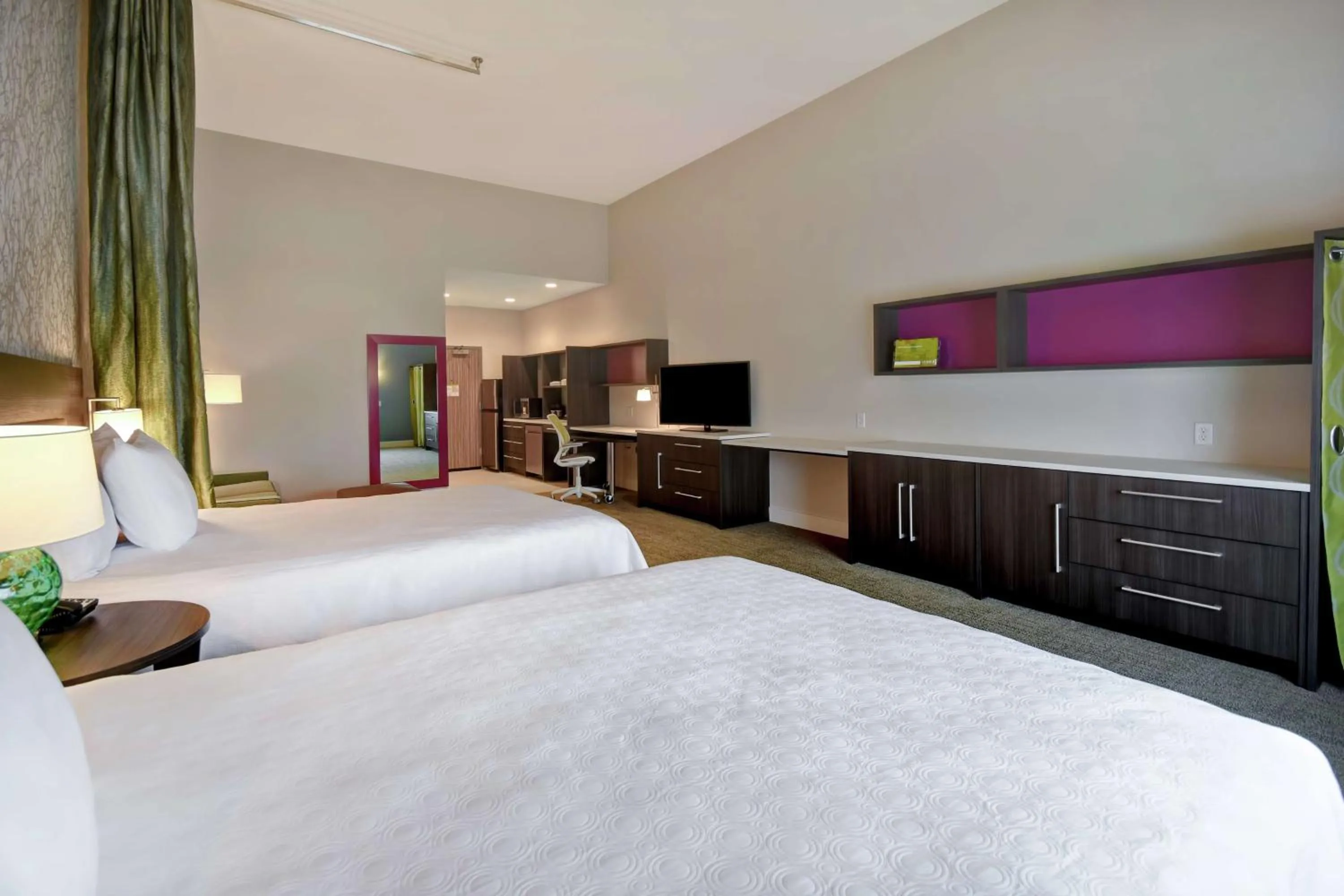 Bedroom, Bed in Home2 Suites by Hilton Wichita Northeast