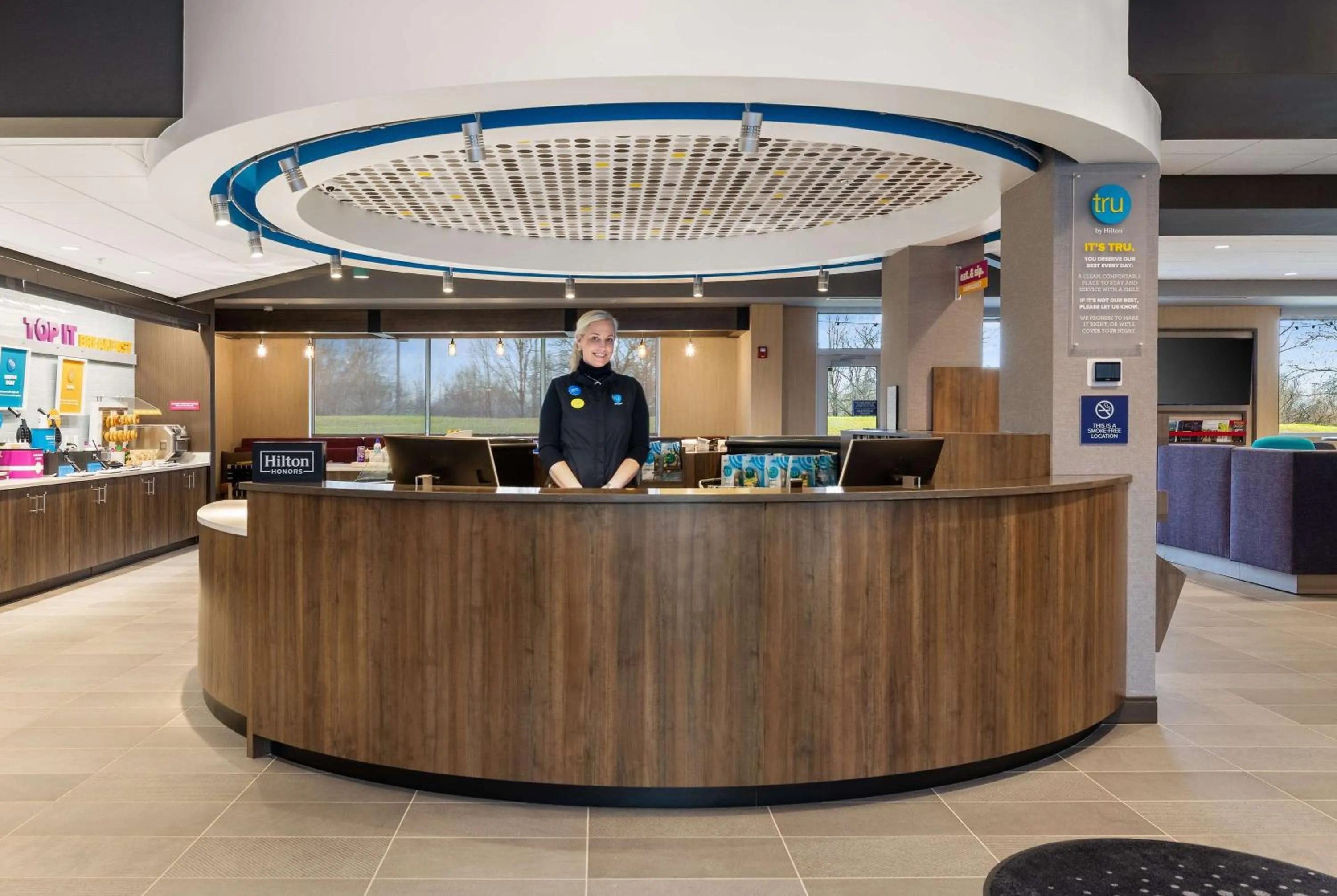 Lobby or reception in Tru By Hilton Sharonville, OH