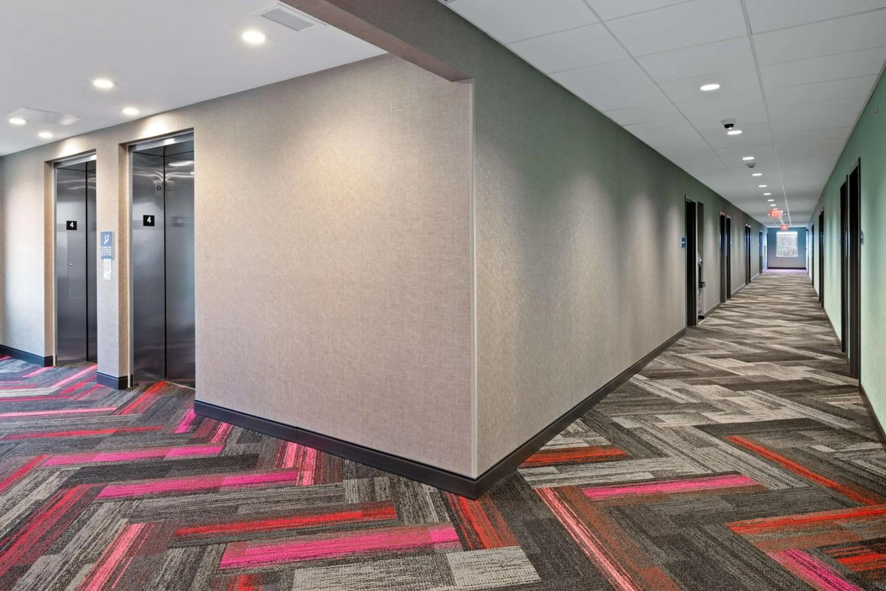 Lobby or reception in Tru By Hilton Sharonville, OH