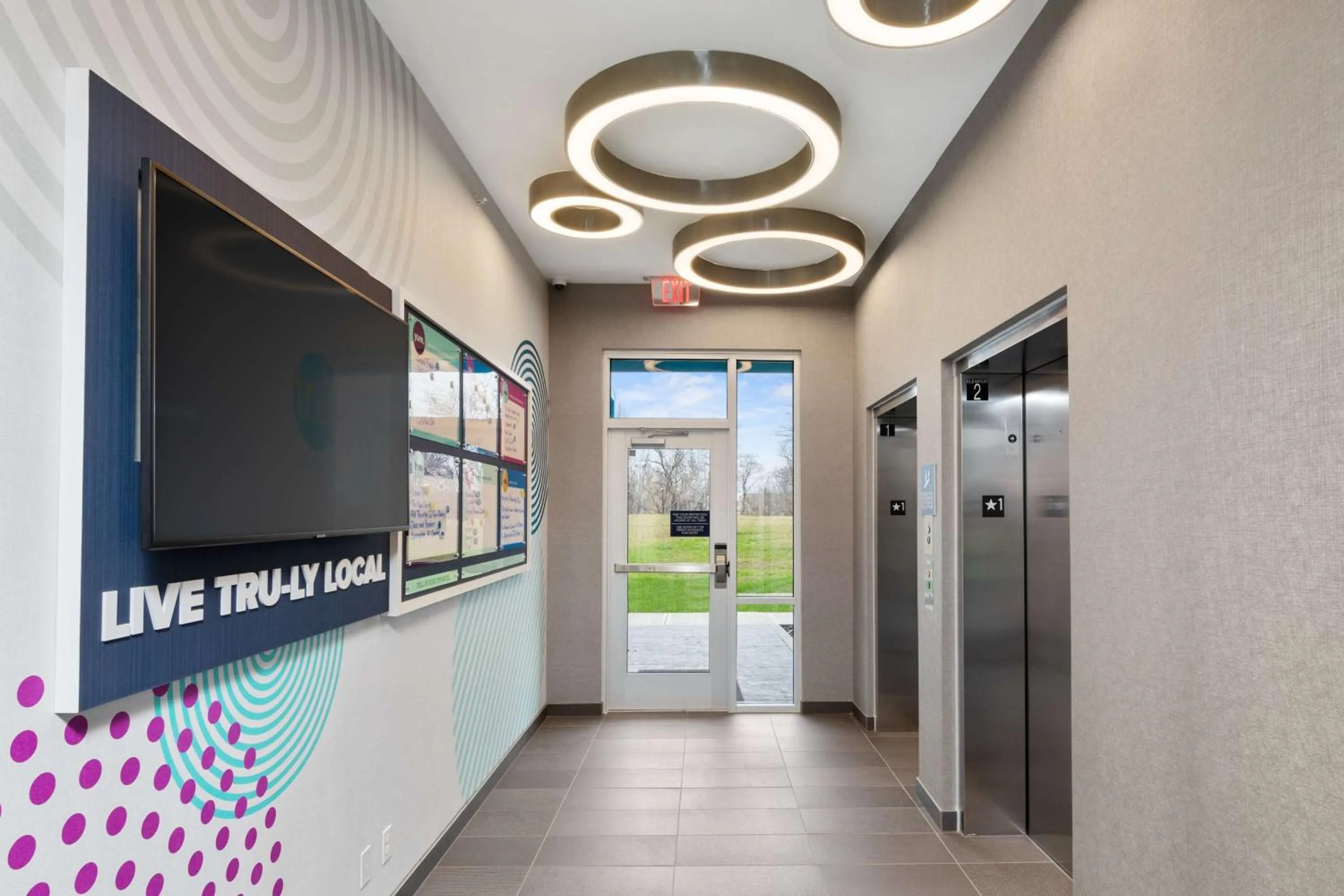 Lobby or reception in Tru By Hilton Sharonville, OH