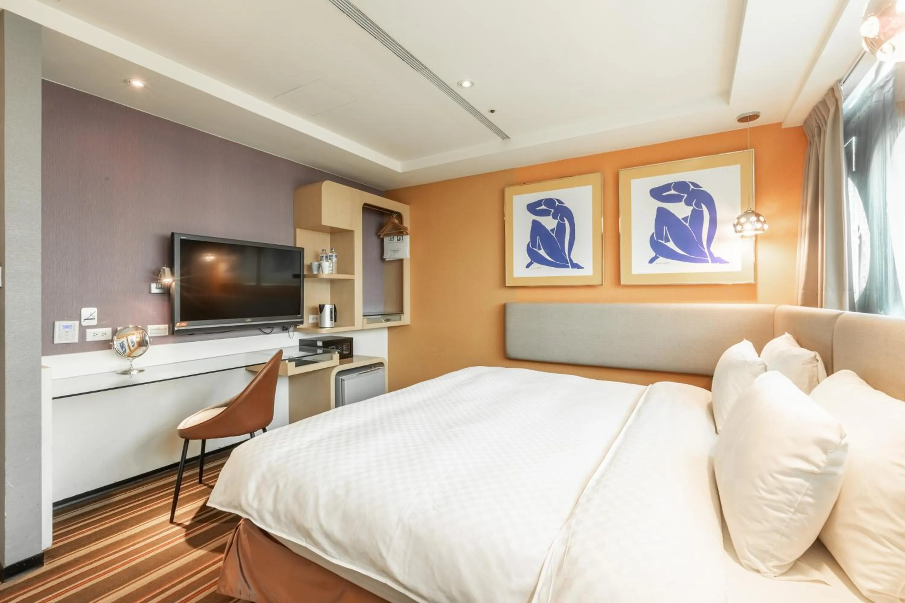 Photo of the whole room, Bed in Hotel G7 Taipei