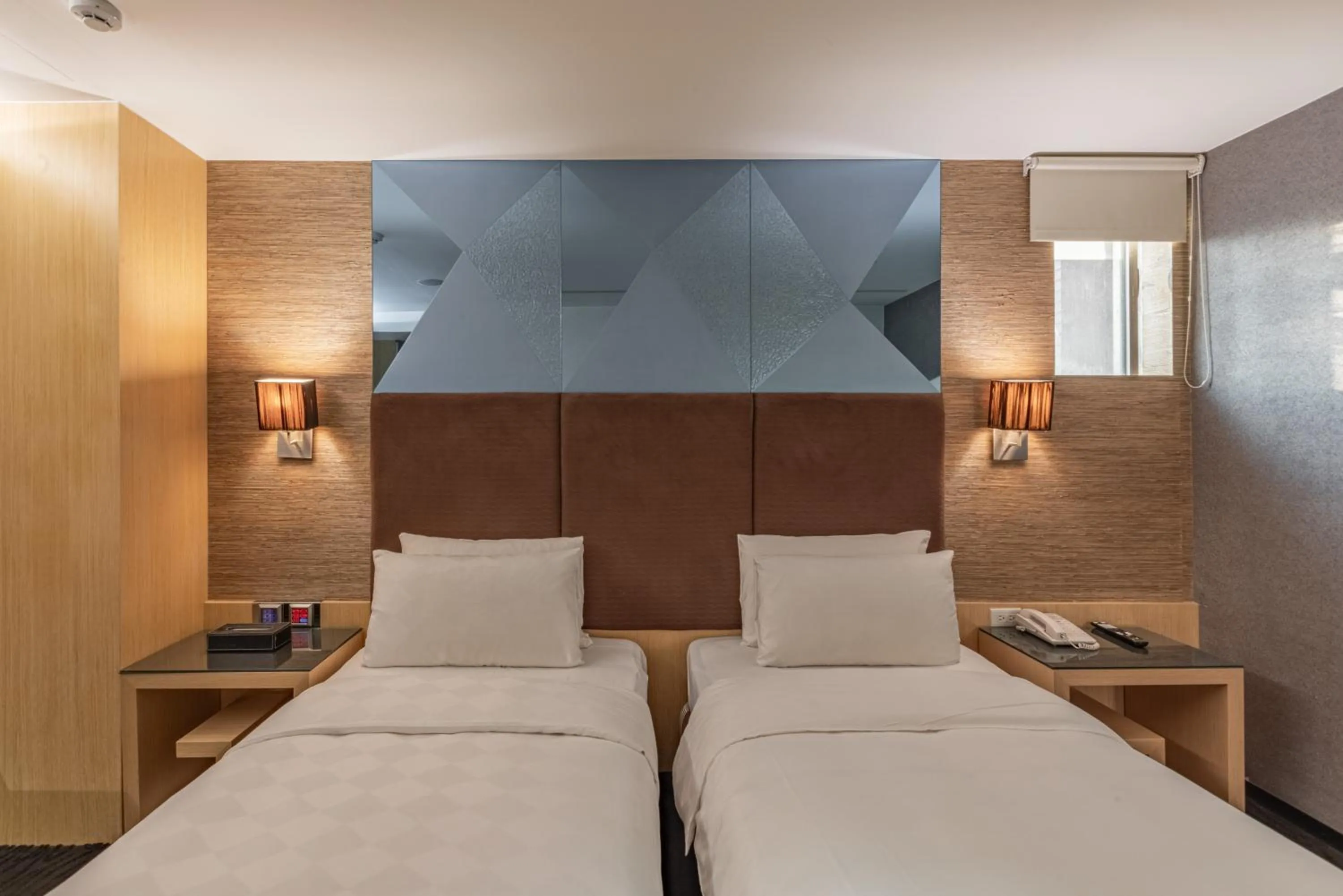 Photo of the whole room, Bed in Hotel G7 Taipei