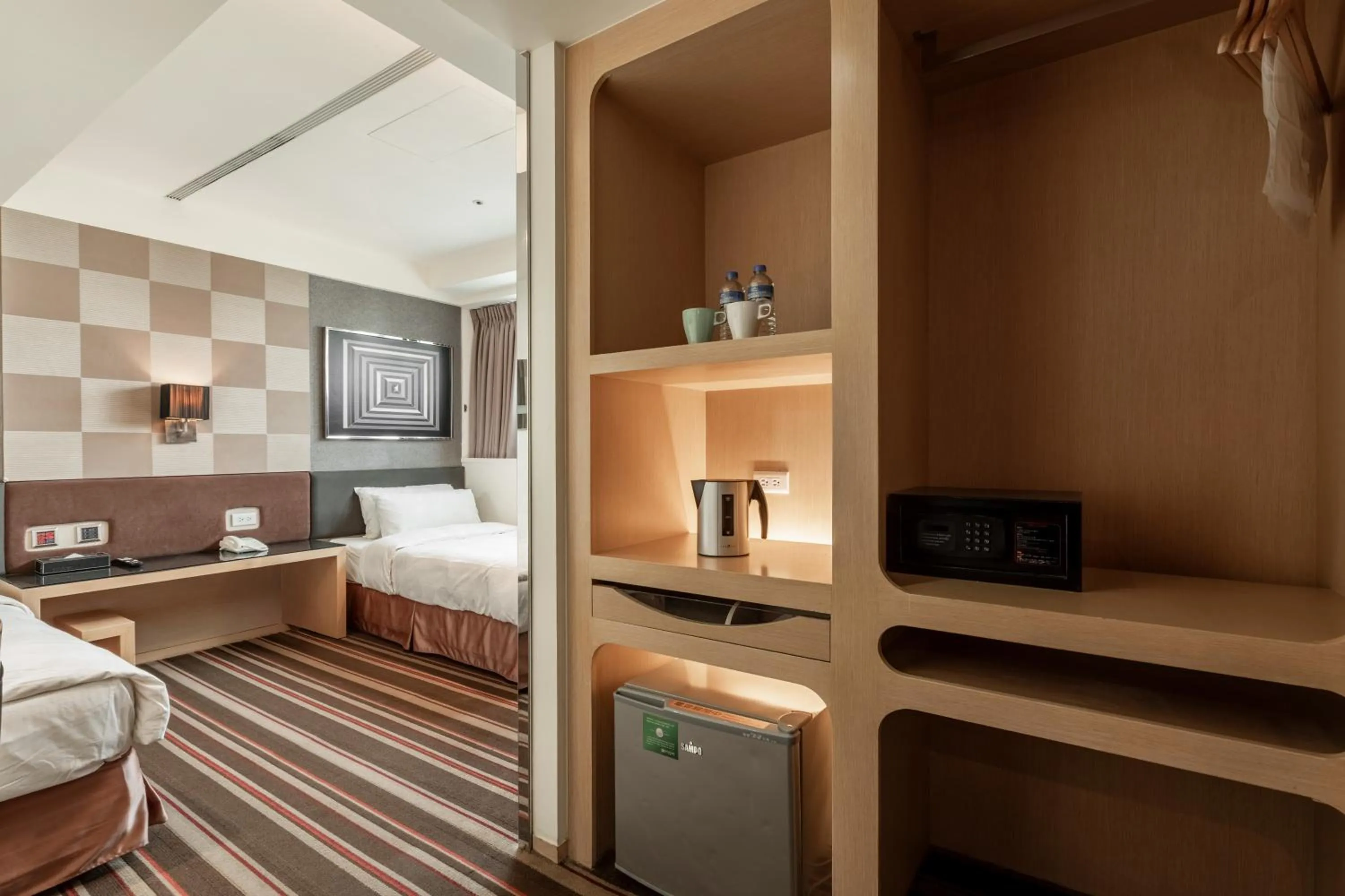 Photo of the whole room, Bed in Hotel G7 Taipei