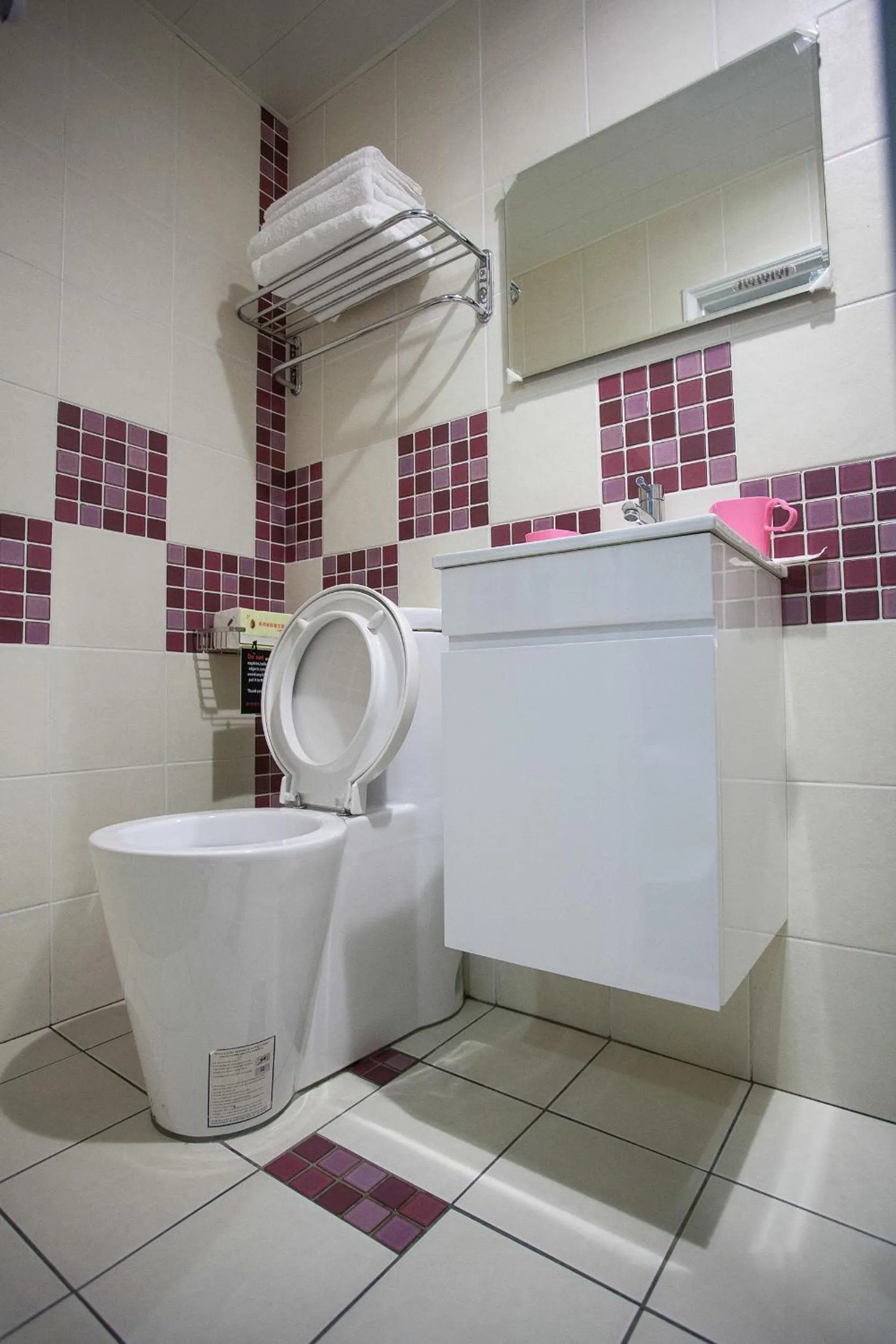 Toilet in May Rooms Taipei Nangang Station