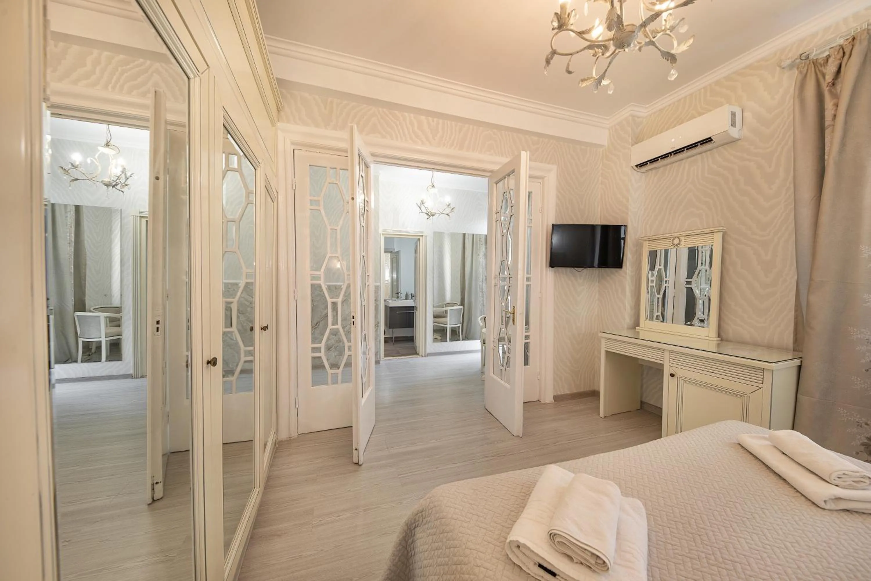 Bed in Carol Boutique - Vila Cornelia