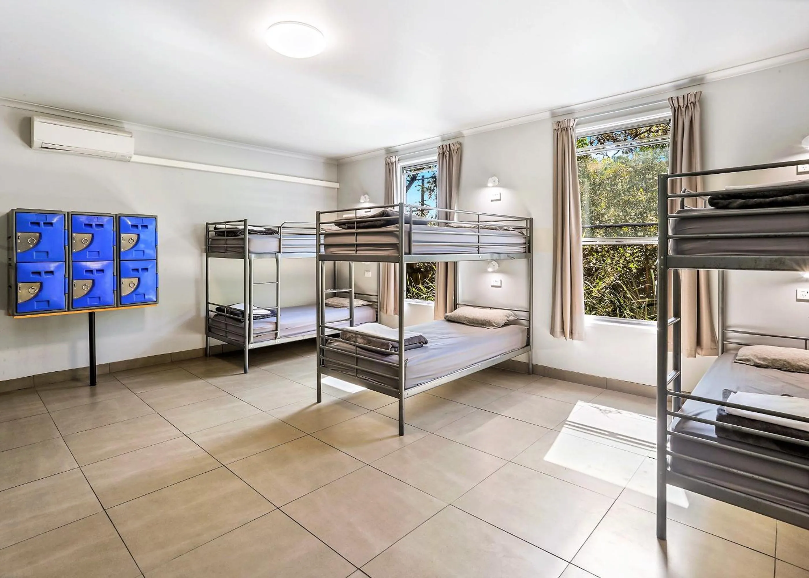 Bed in Noosa Flashpackers