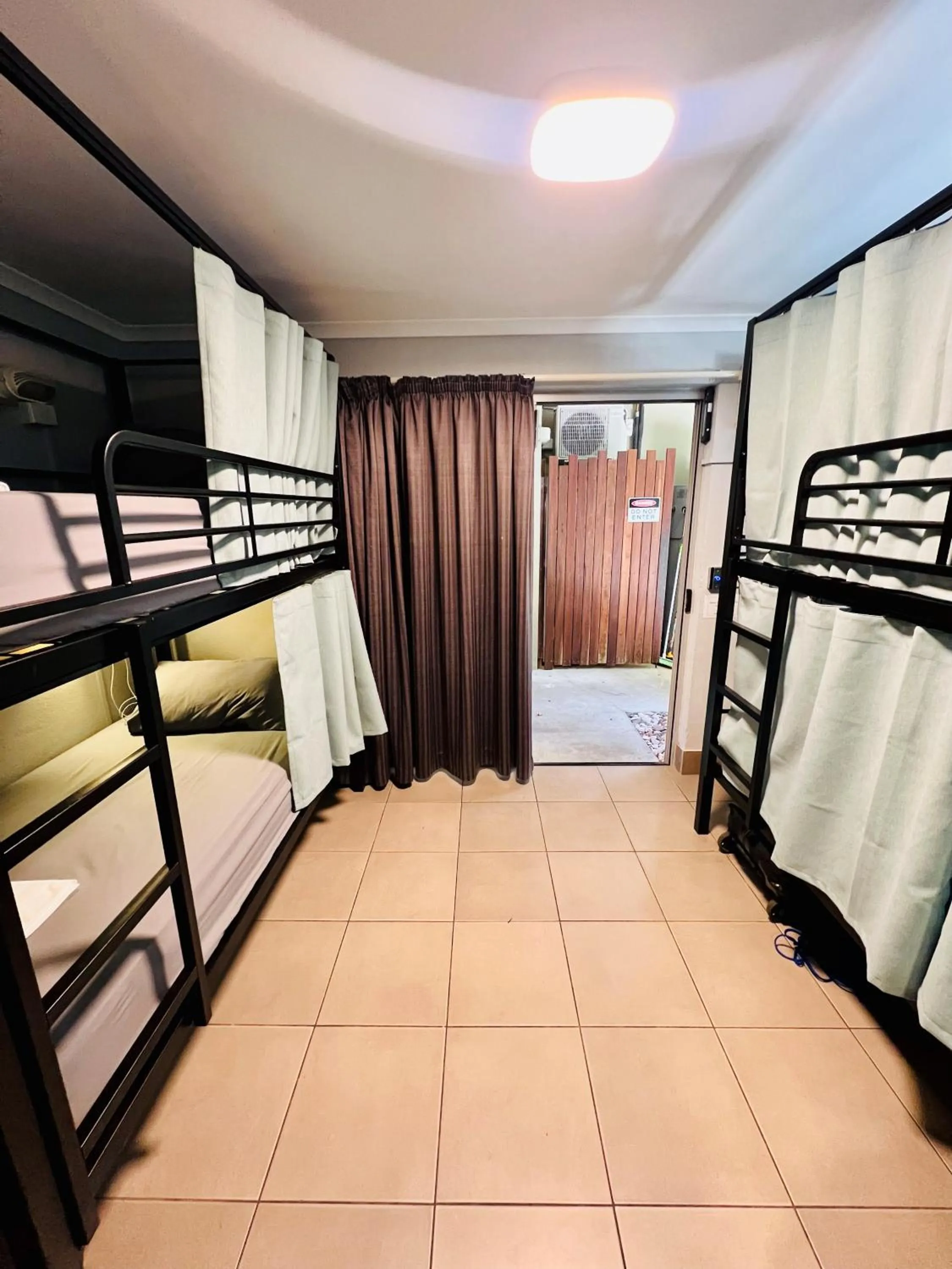 Bed in Noosa Flashpackers