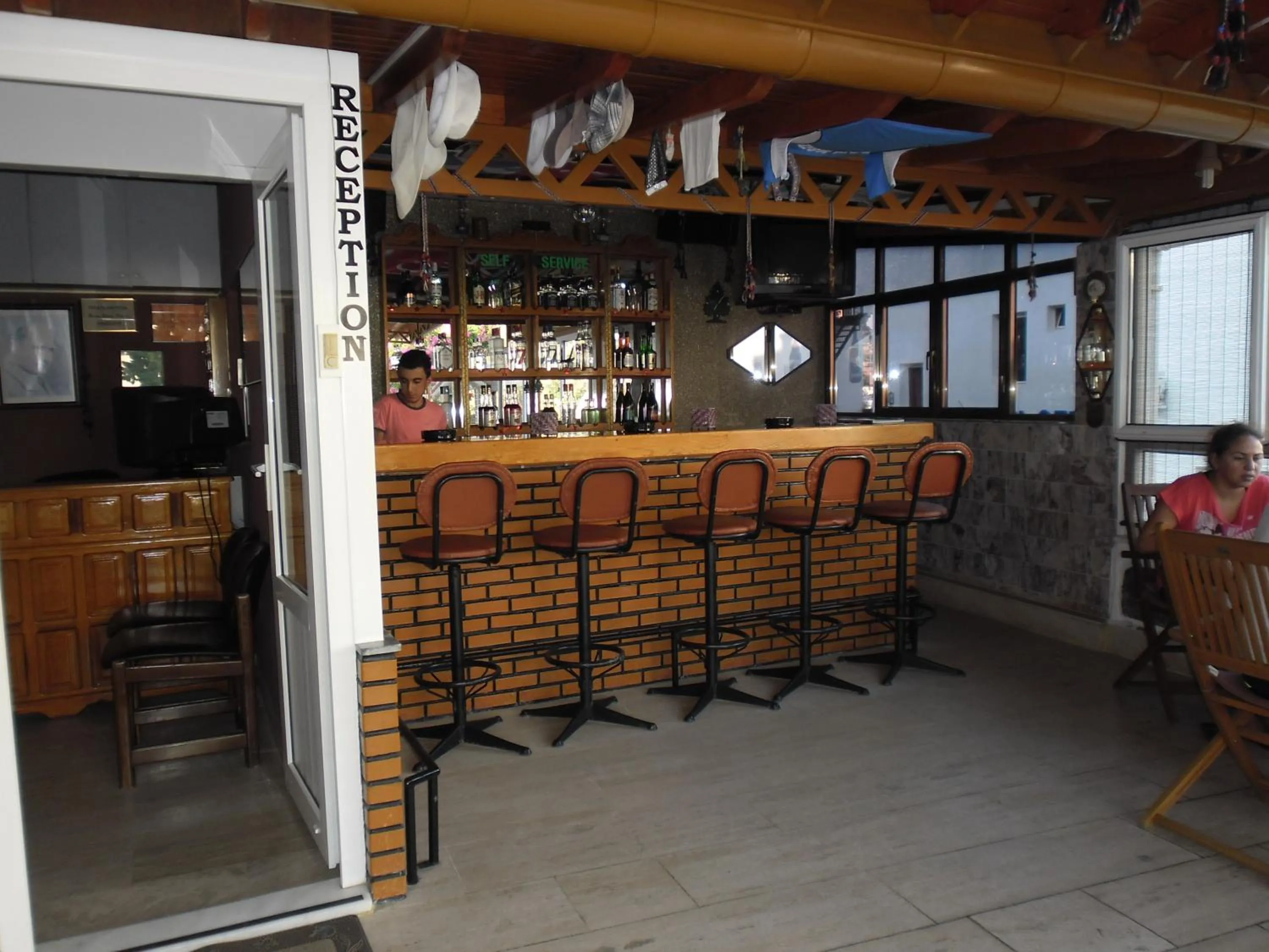 Lounge or bar in Cam Hotel