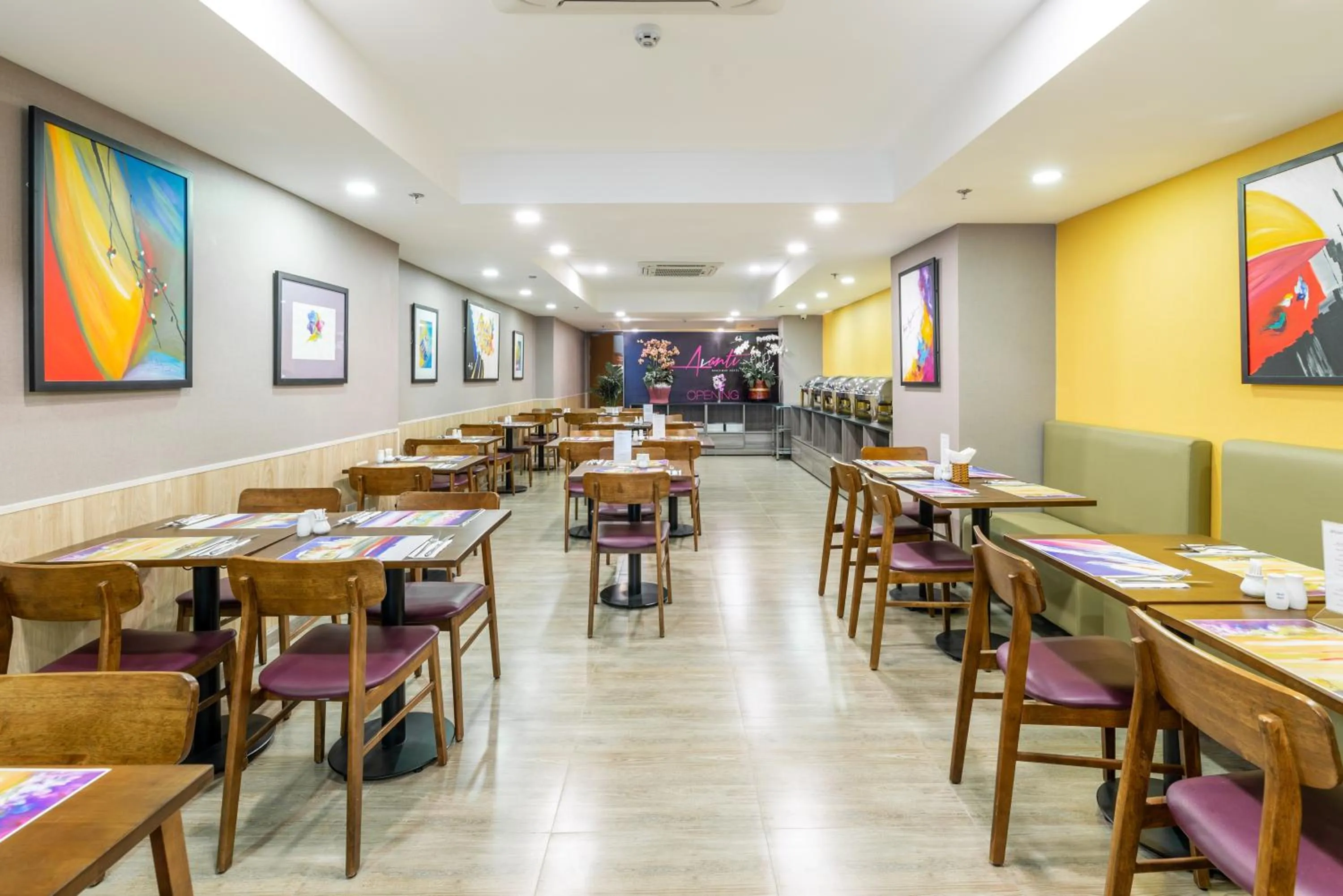 Restaurant/places to eat in Avanti Boutique Hotel