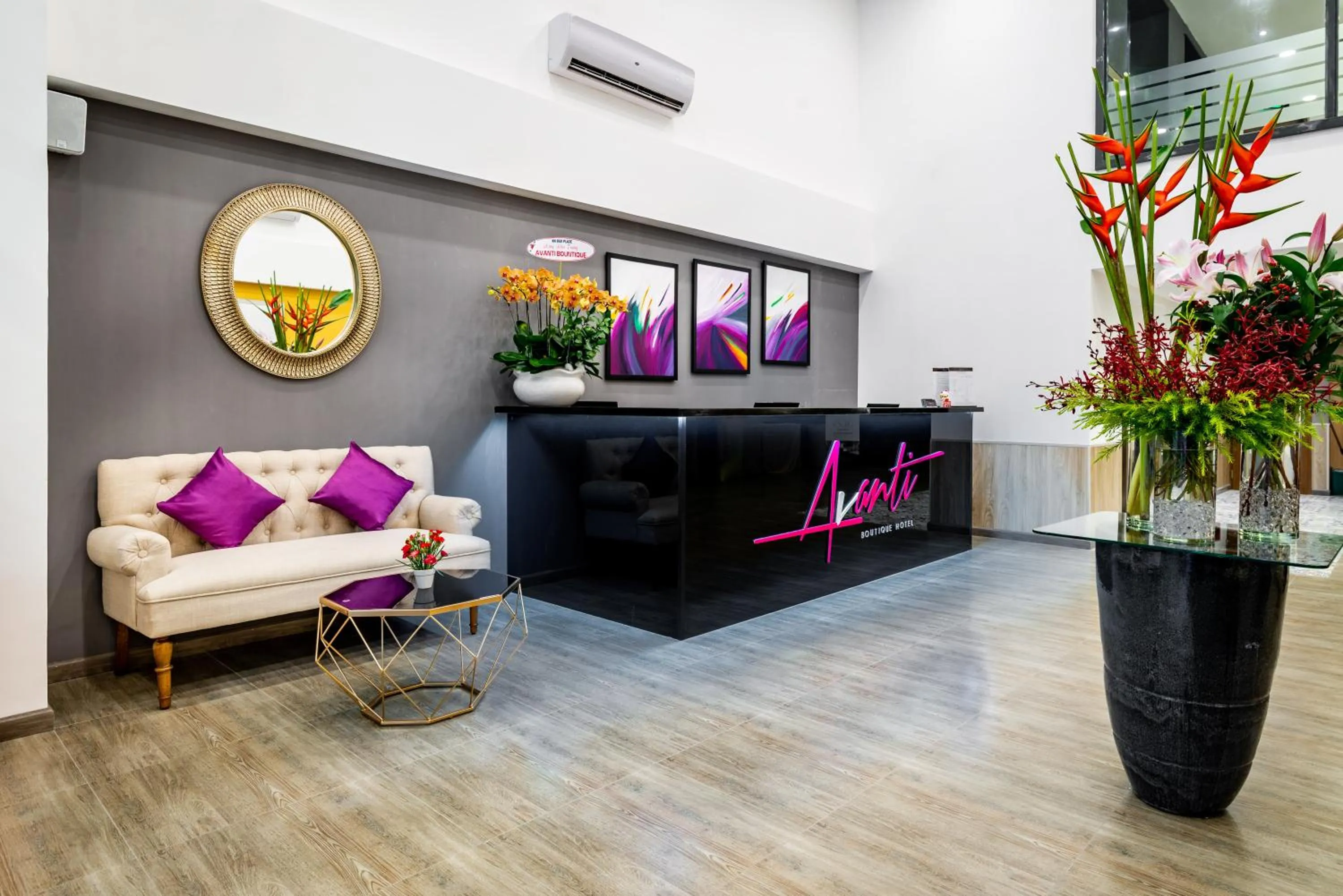 Lobby or reception in Avanti Boutique Hotel