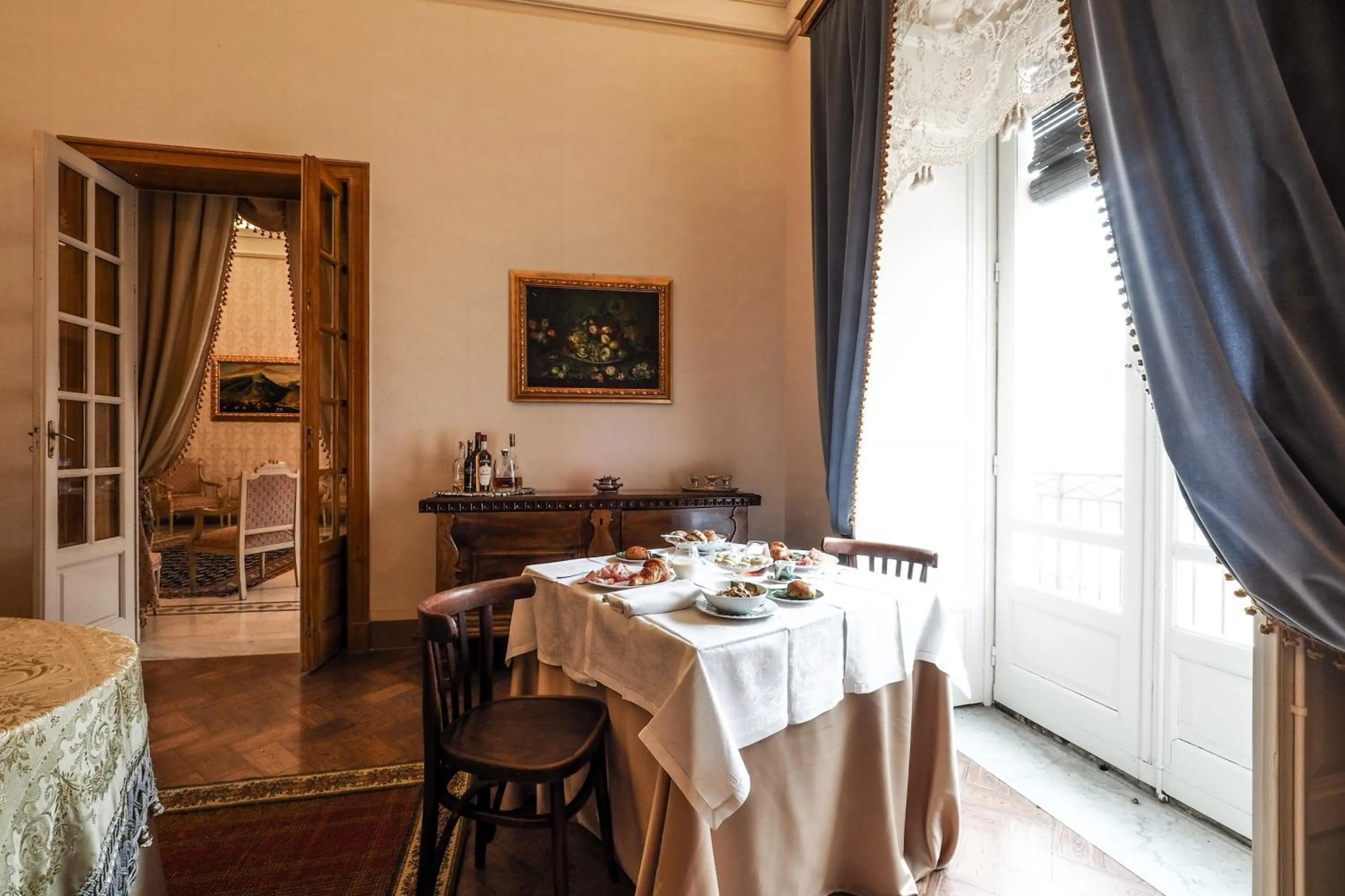 Dining area in Palazzo Degli Antoci
