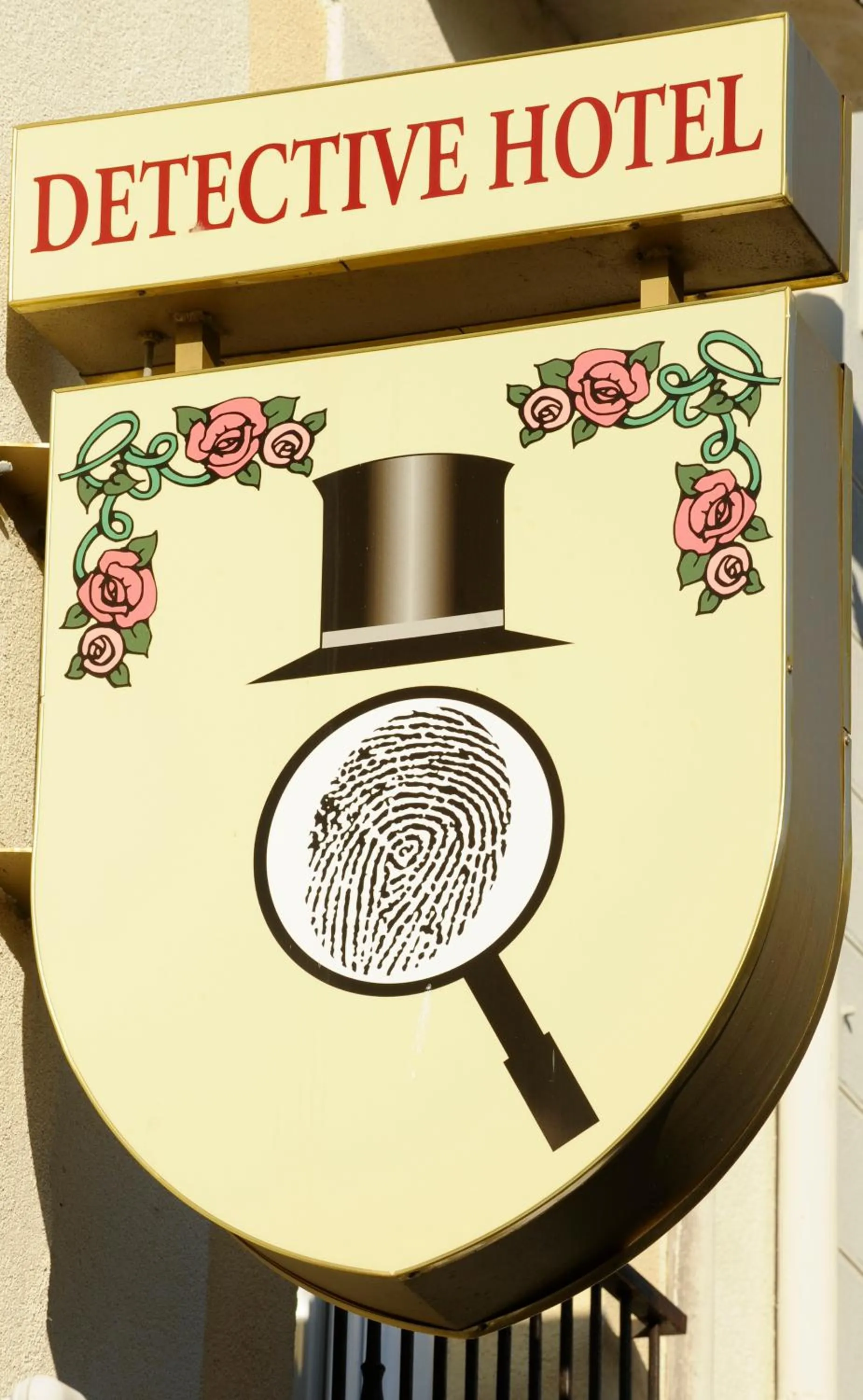 Facade/entrance in Detective Hotel