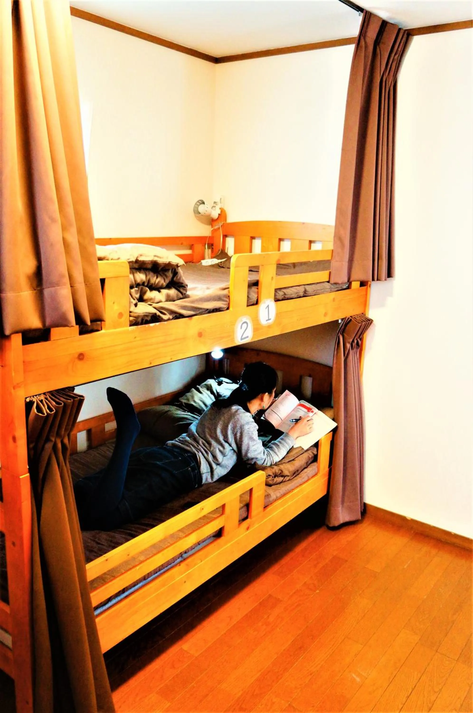 Photo of the whole room, Bed in Osaka Tomato Guesthouse