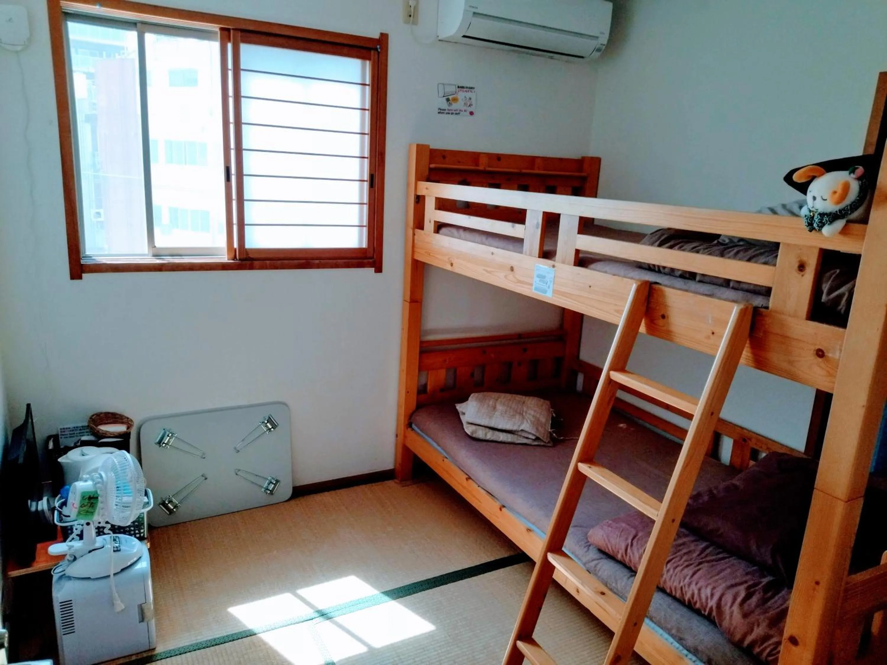 Photo of the whole room, Bed in Osaka Tomato Guesthouse