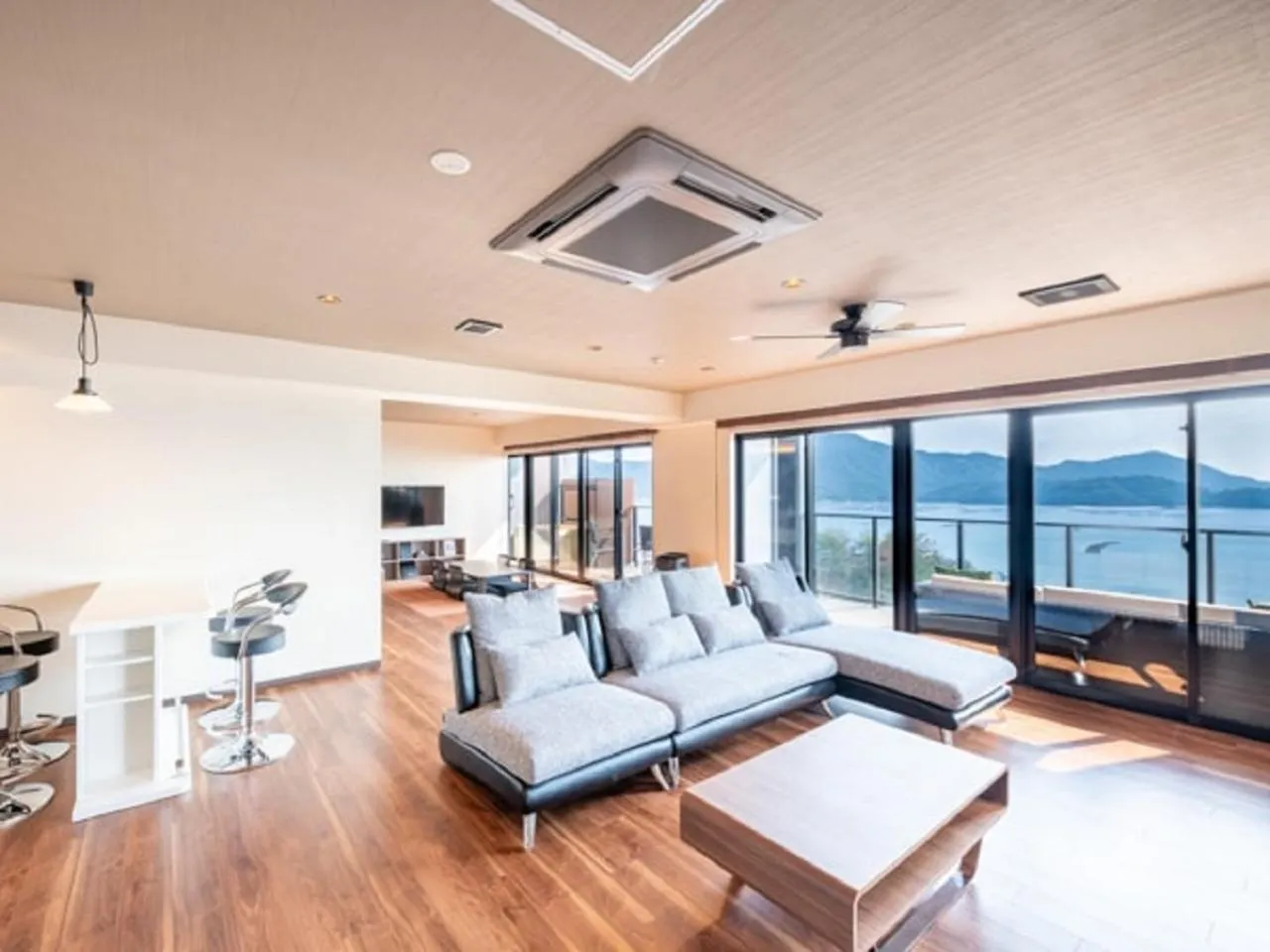 Photo of the whole room in LiVEMAX RESORT Miyahama Ocean View
