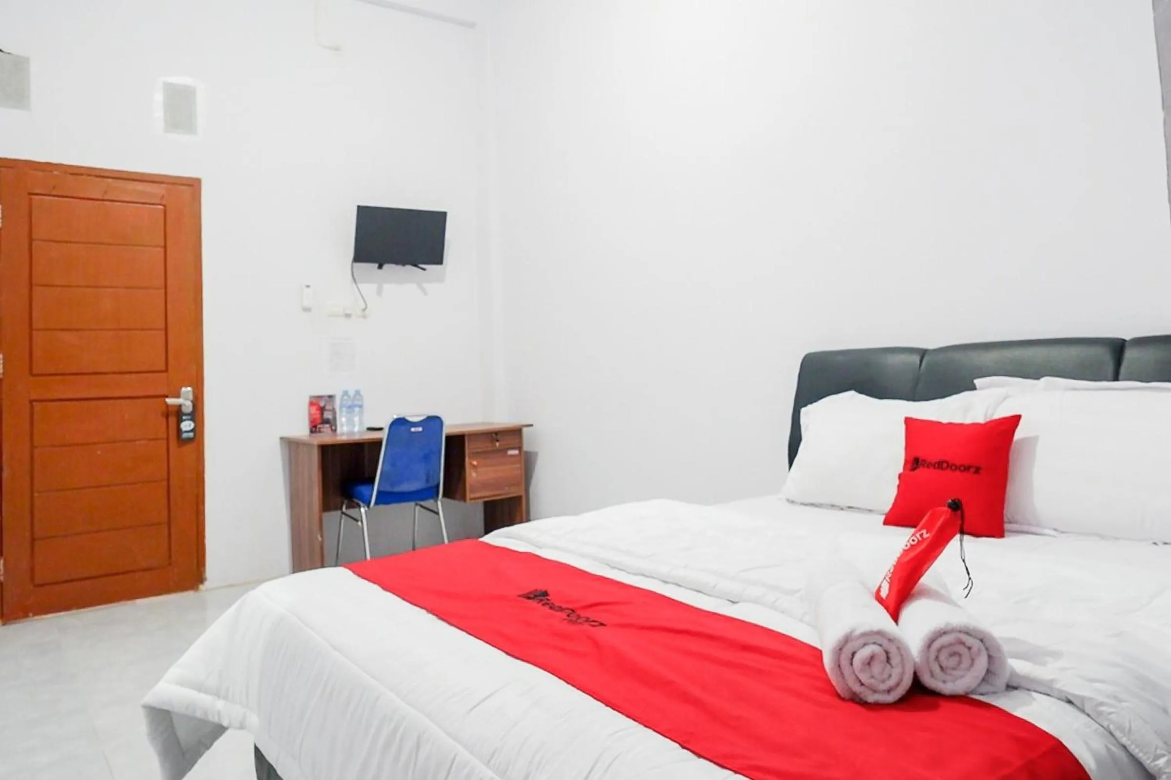 RedDoorz Plus at Hotel Lestari Karema Mamuju