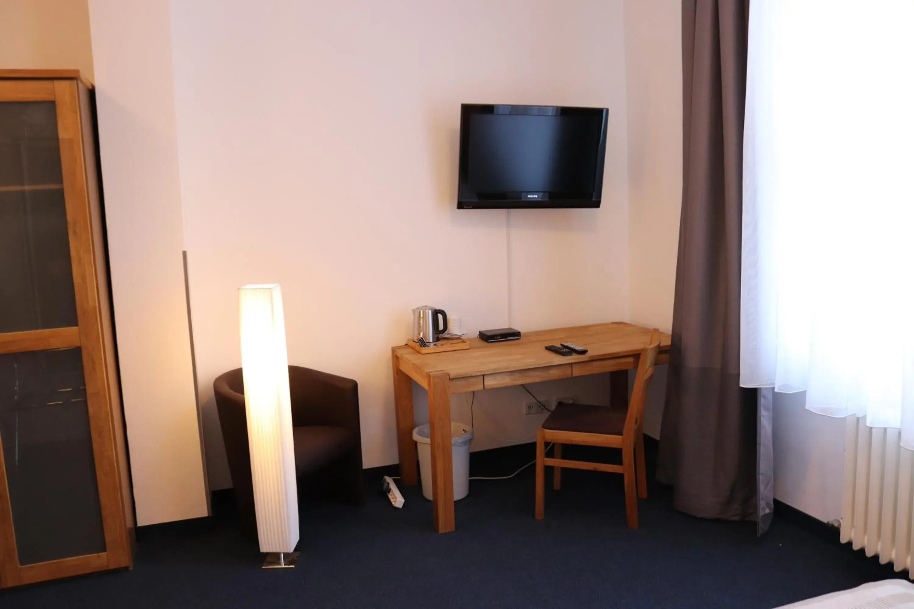 Double Room with Private Bathroom in Hostel VITA Berlin Double Room with Private Bathroom in Hostel VITA Berlin