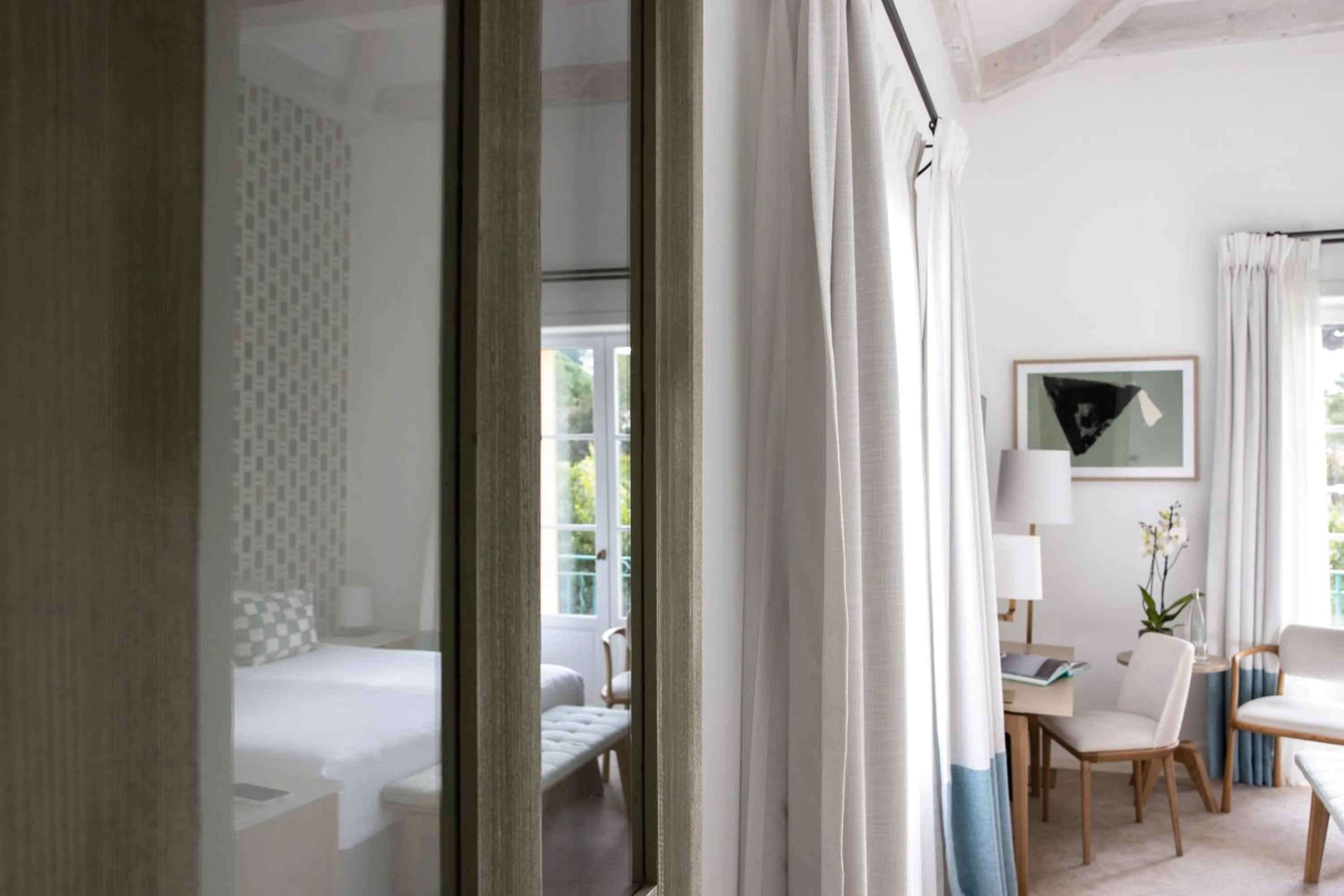 Photo of the whole room in Hotel Royal-Riviera