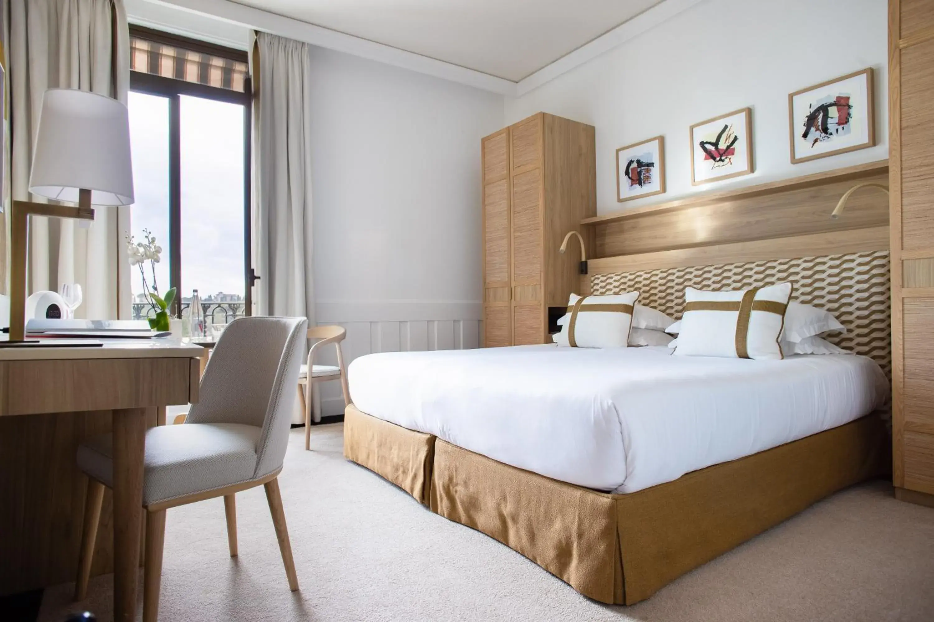 Superior Double or Twin Room with Garden View in Hotel Royal-Riviera Superior Double or Twin Room with Garden View in Hotel Royal-Riviera