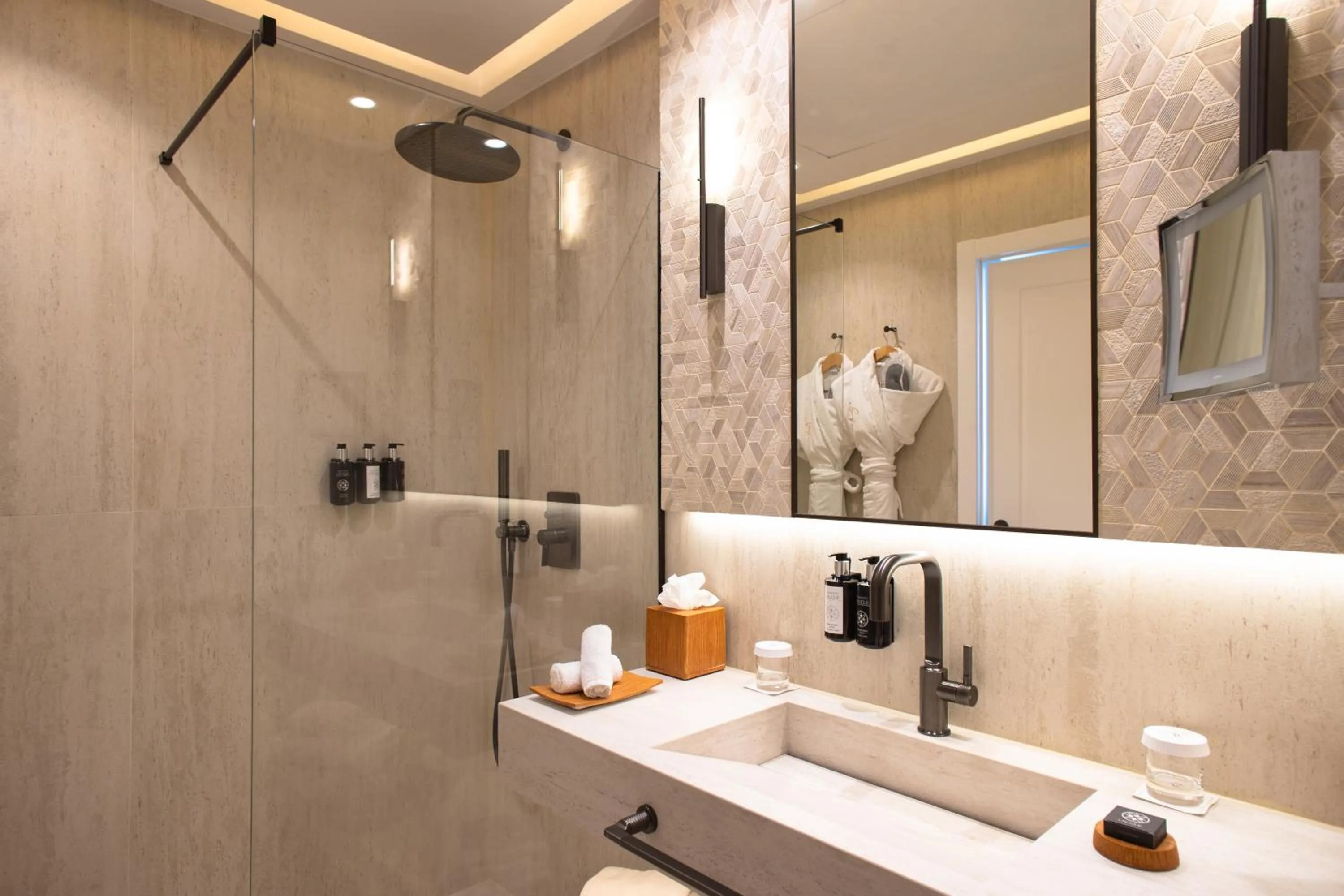 Bathroom in Hotel Royal-Riviera