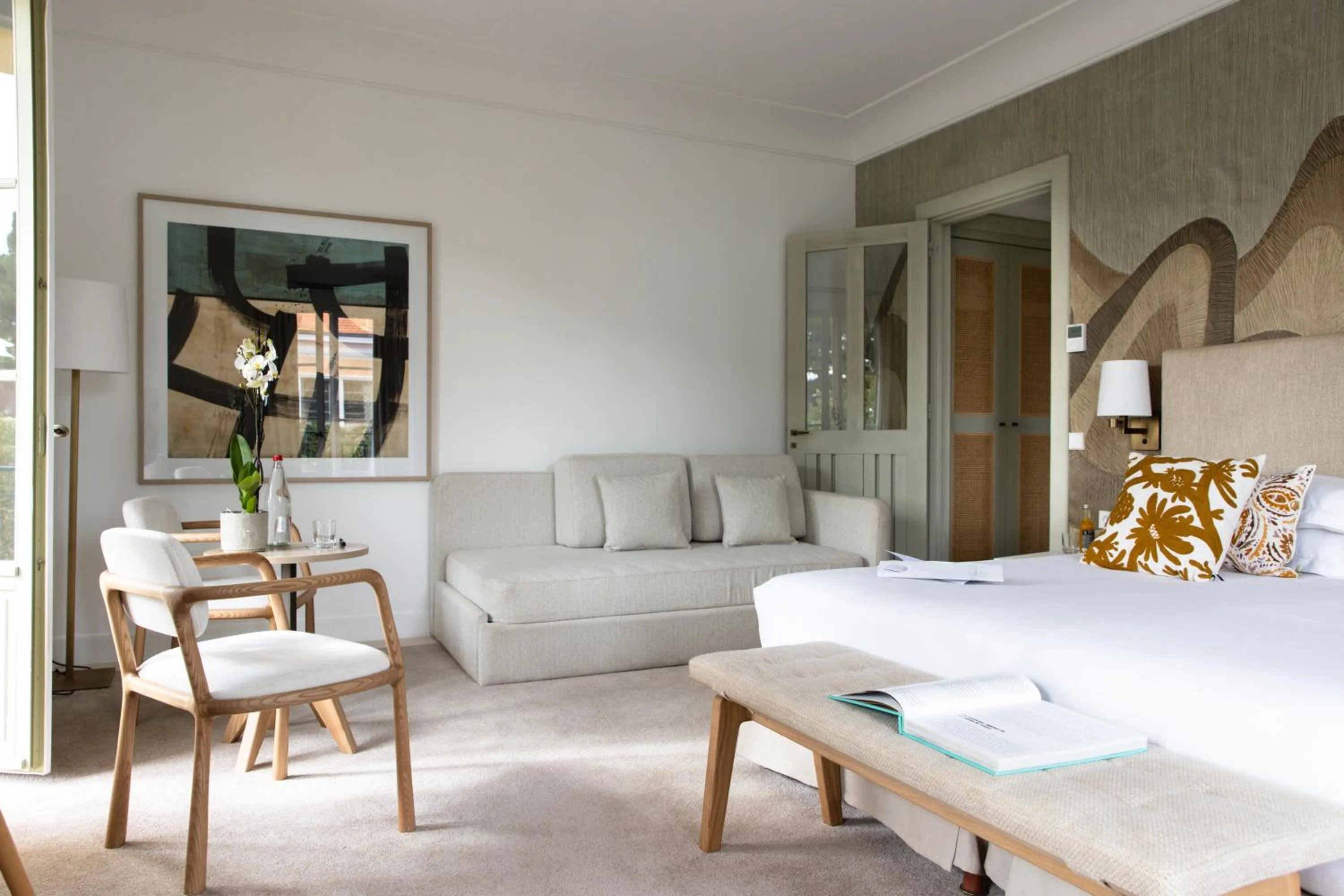 Photo of the whole room in Hotel Royal-Riviera