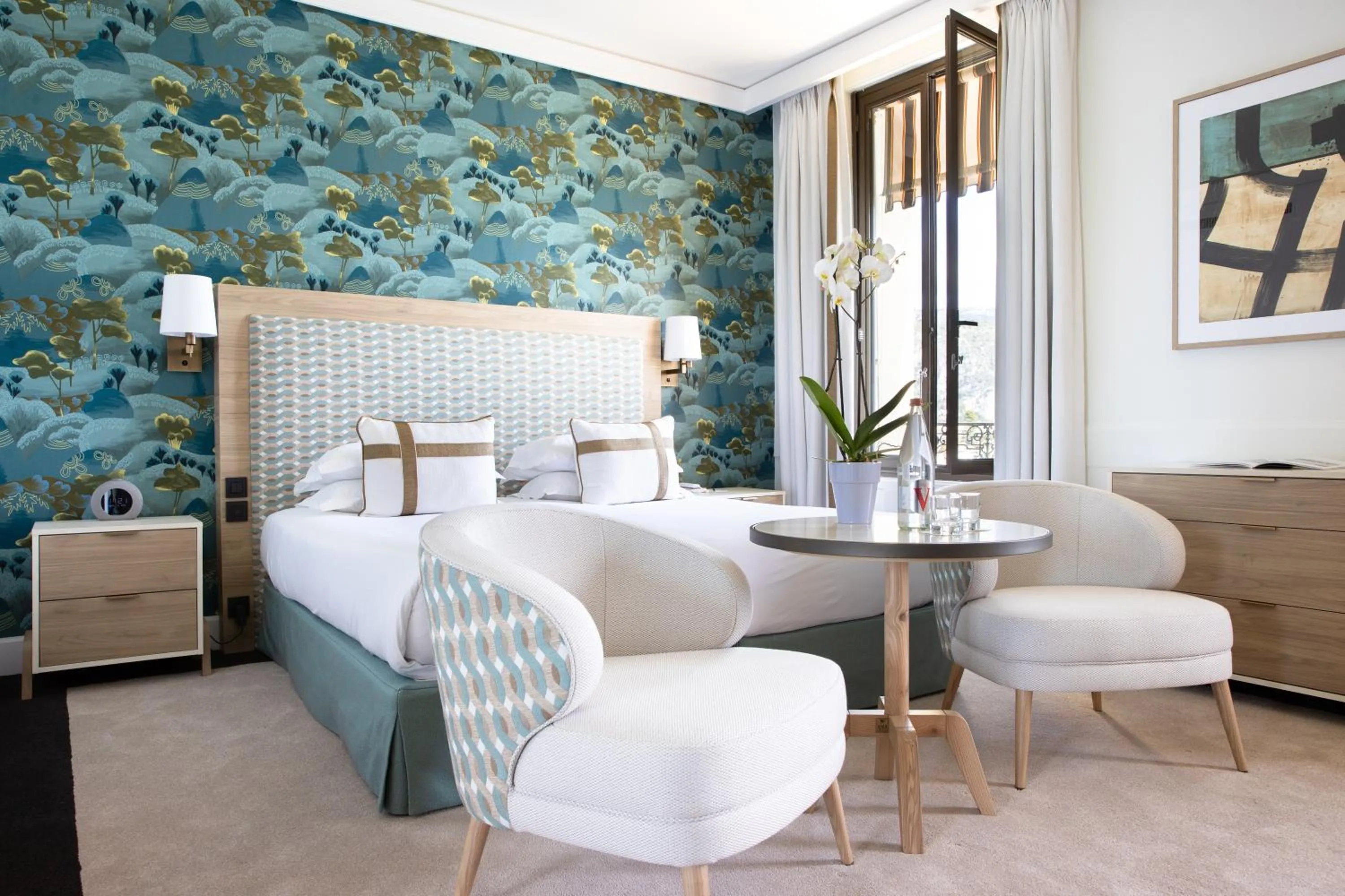 Street view in Hotel Royal-Riviera